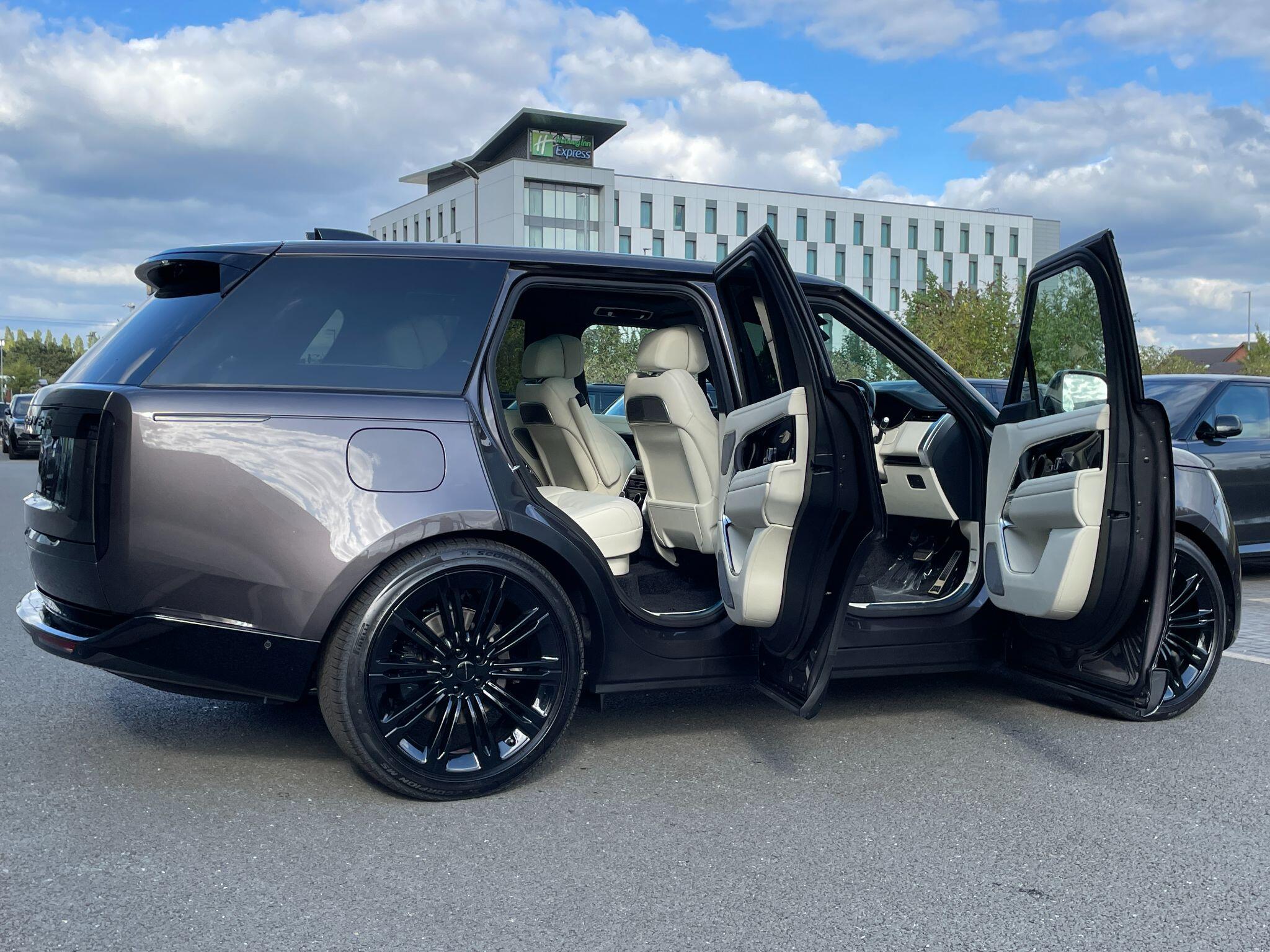 Land Rover Range Rover view 16