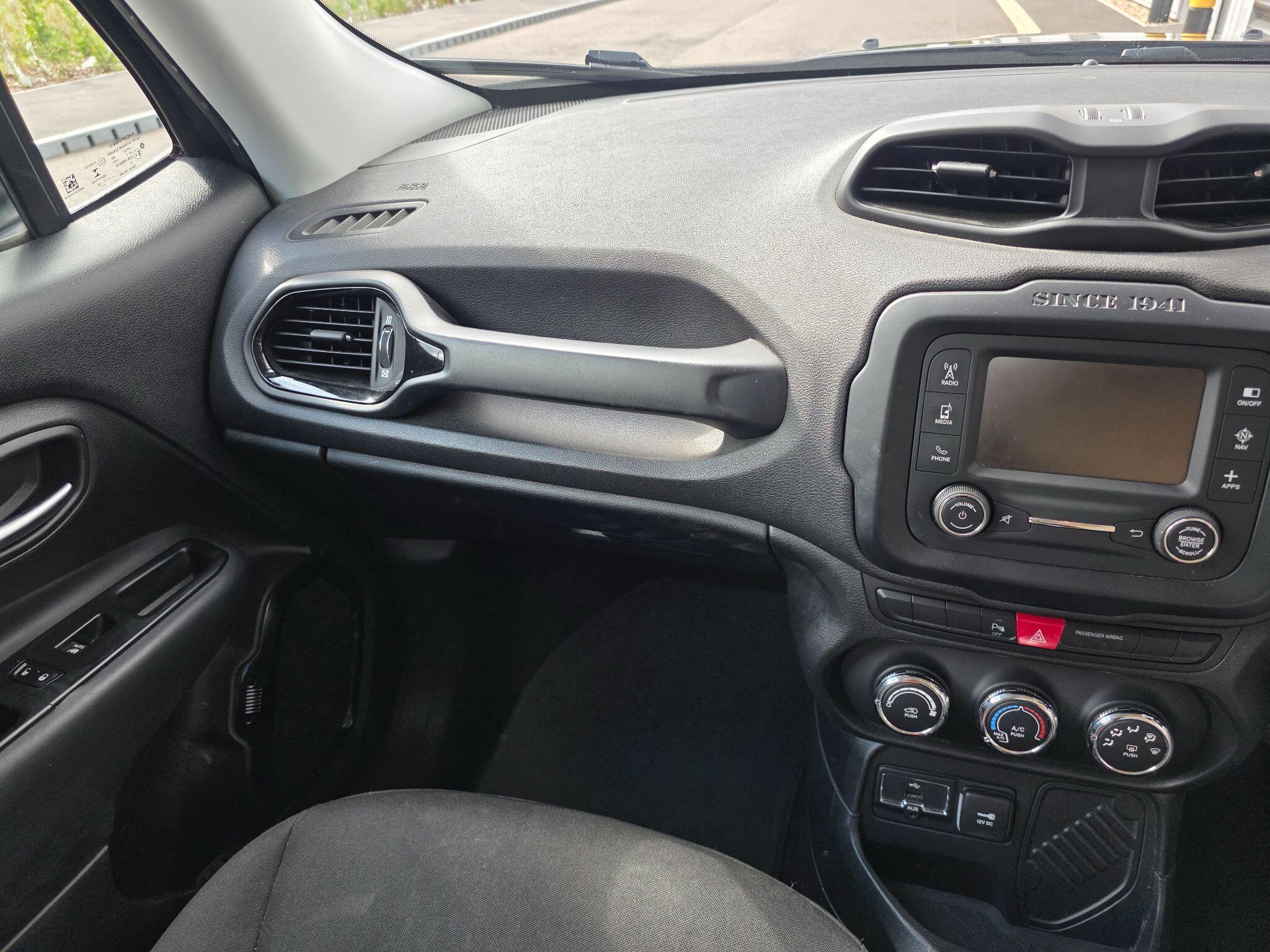 Jeep Renegade view 10