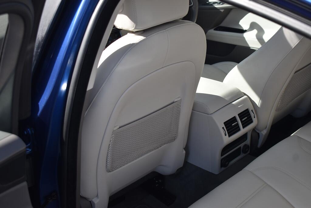 Jaguar Xe view 39