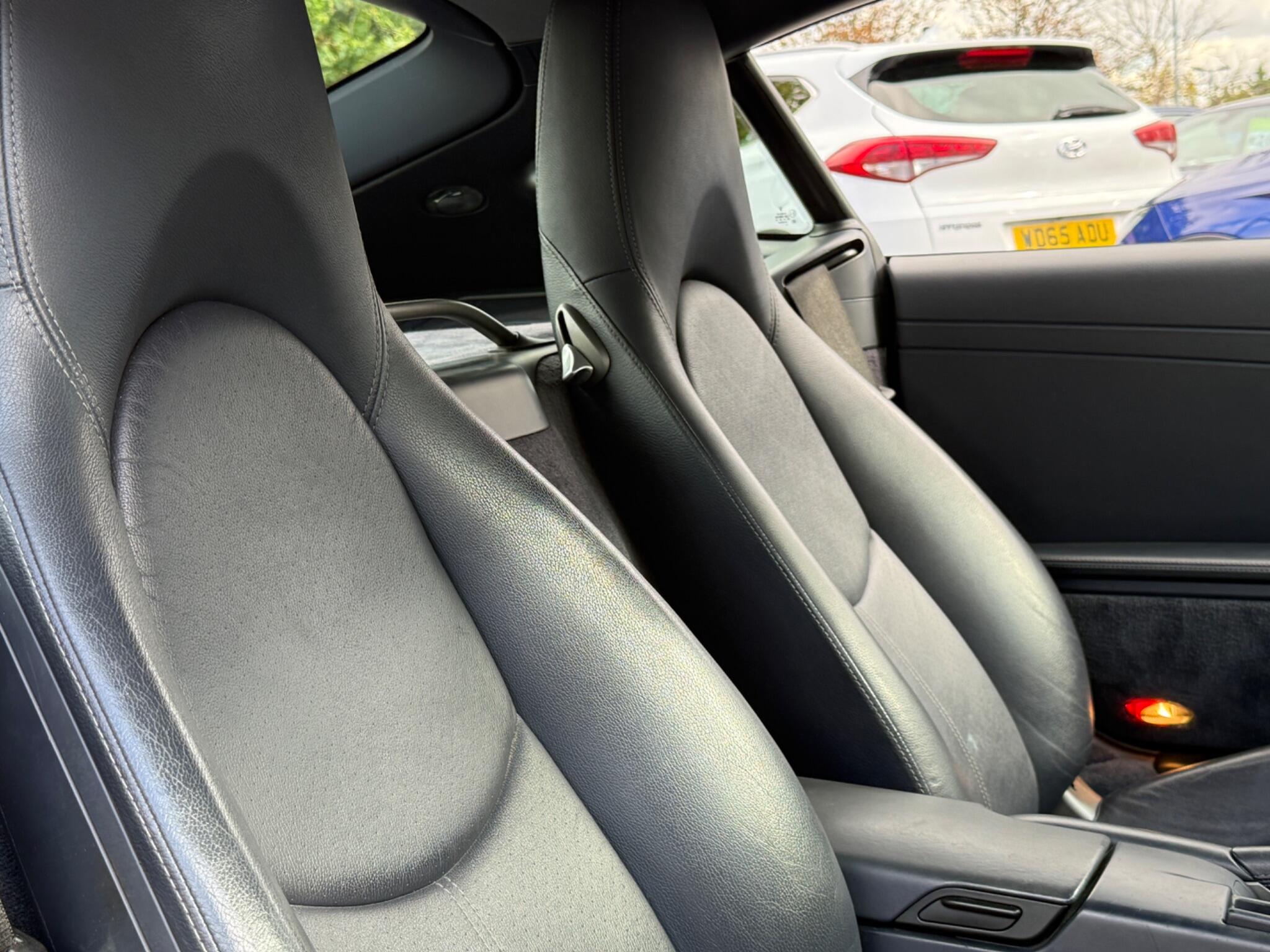 Porsche Cayman - Image 31