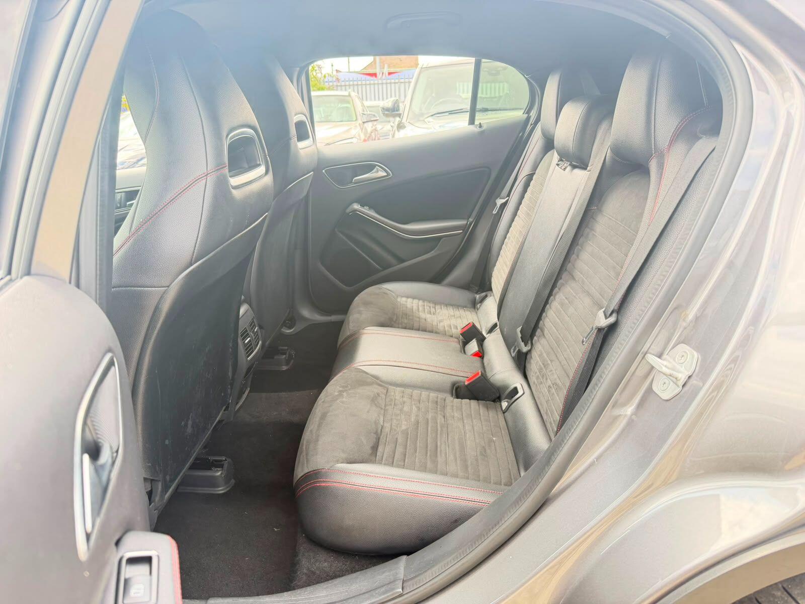 Mercedes-Benz Gla view 18
