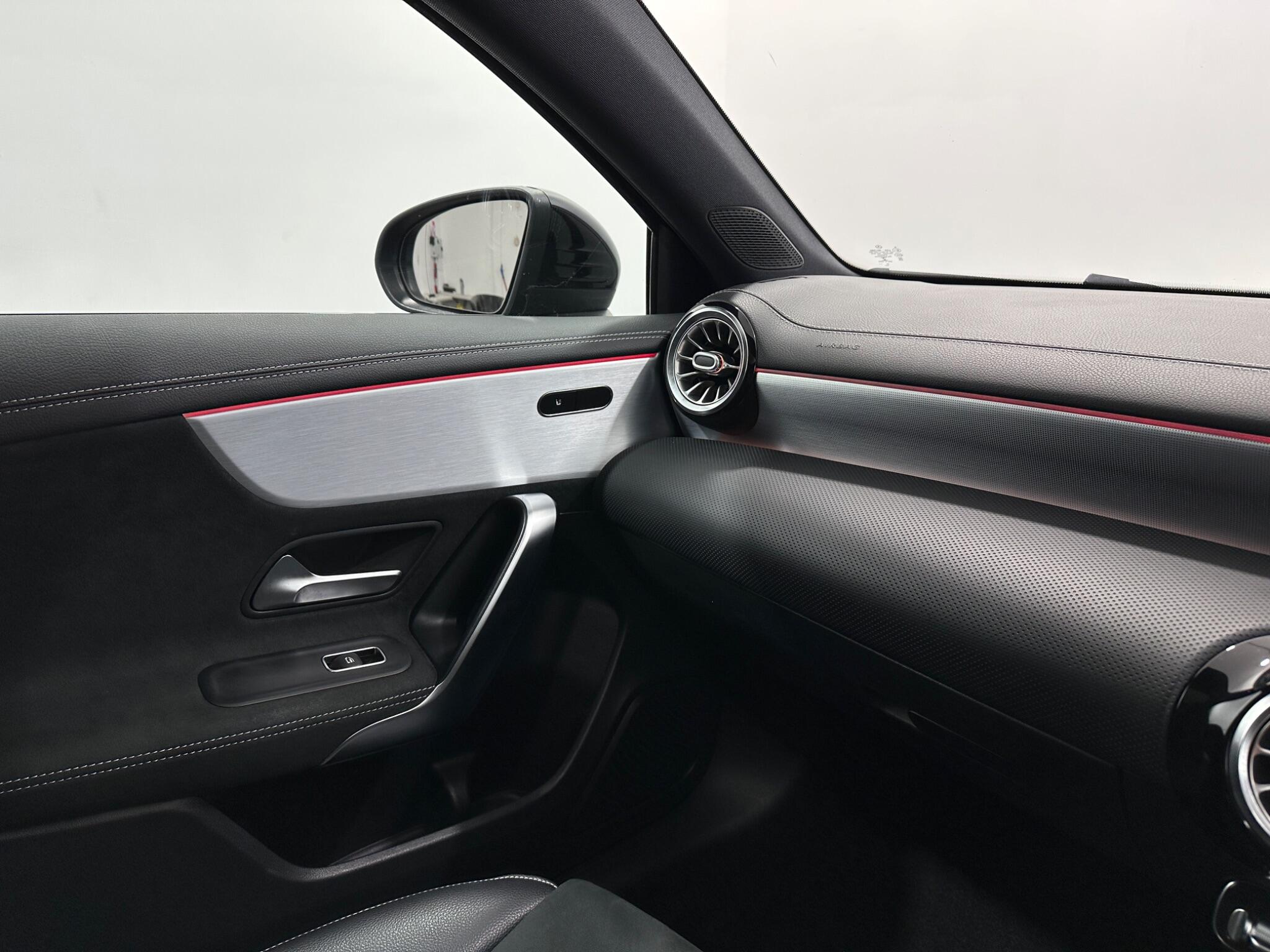 Mercedes-Benz A-Class view 29