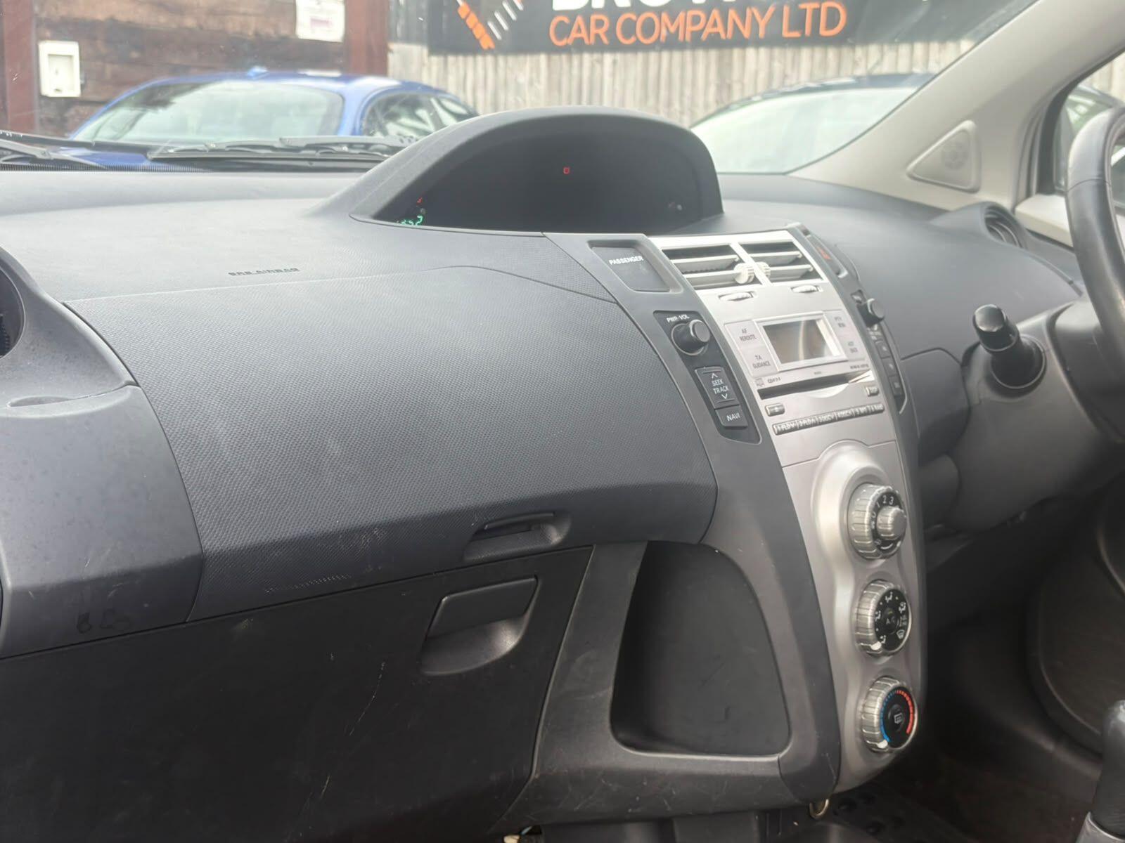 Toyota Yaris view 20