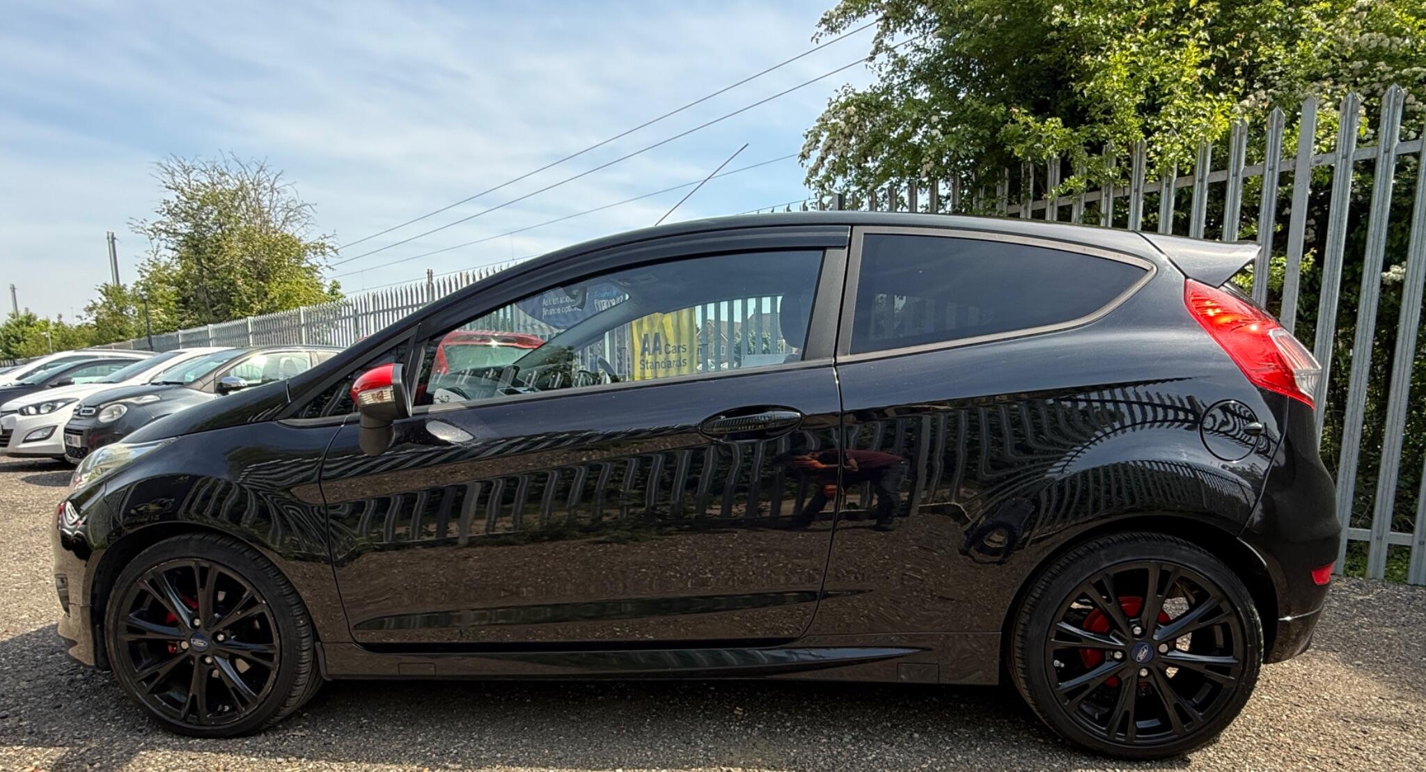2016 Ford Fiesta image 8