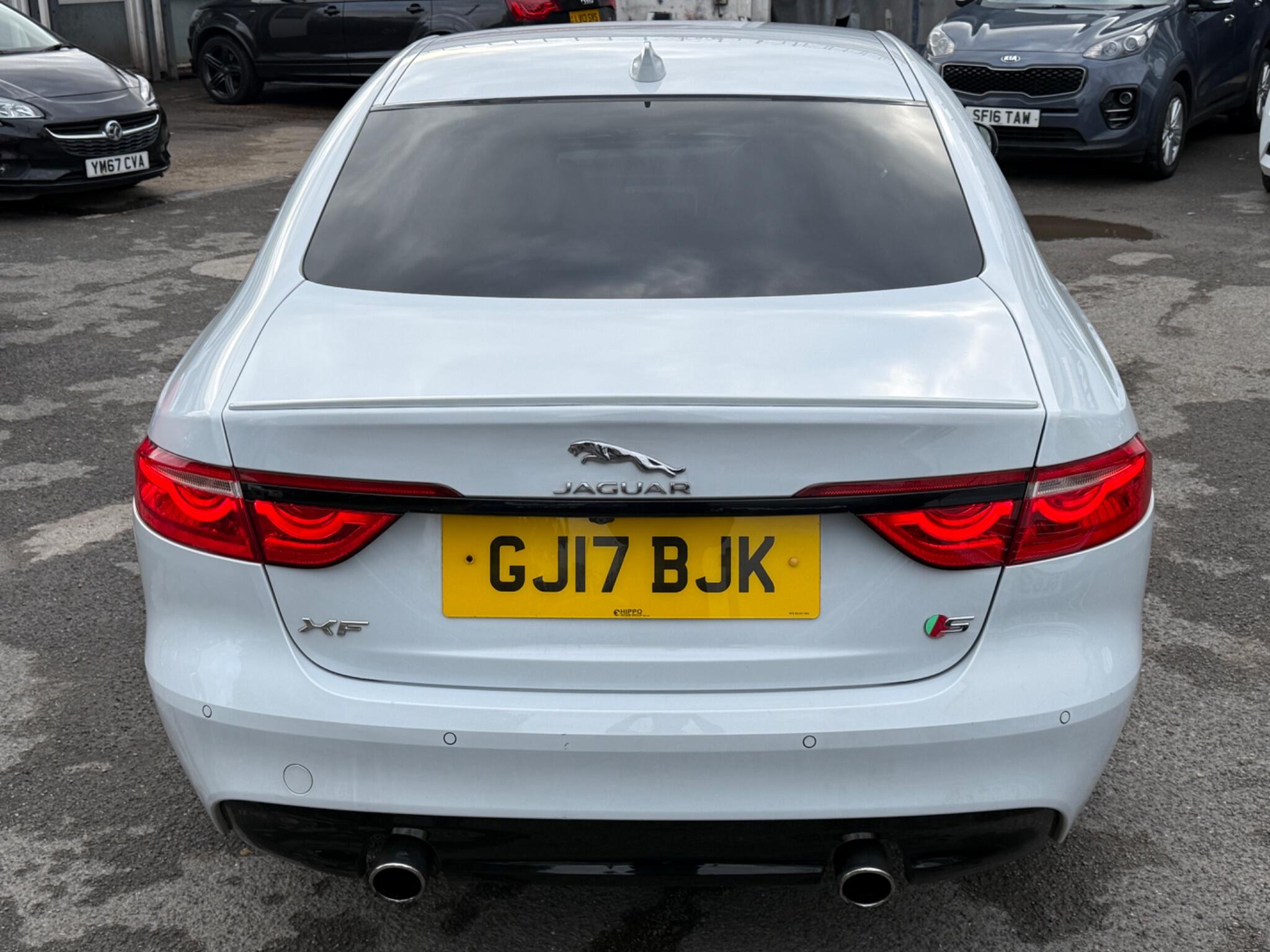 Jaguar XF - Image 14