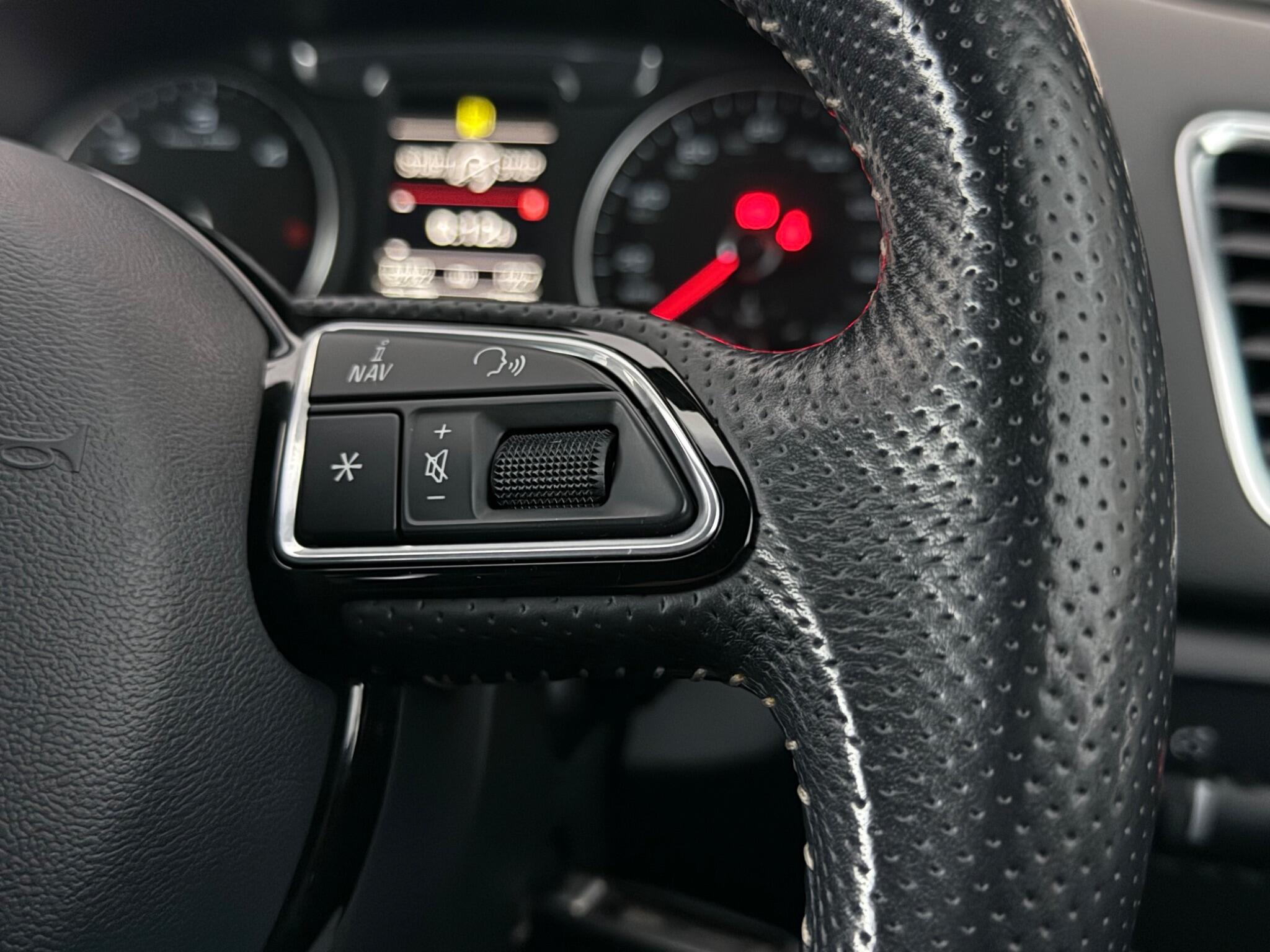 Audi Q3 view 17