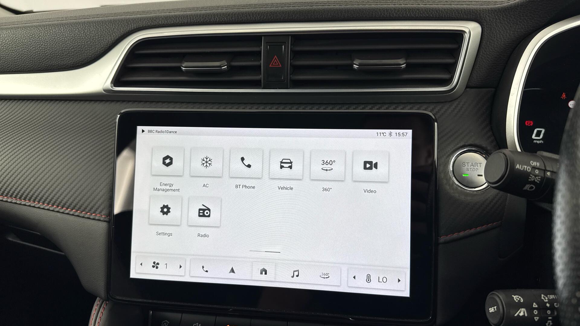 MG ZS view 28