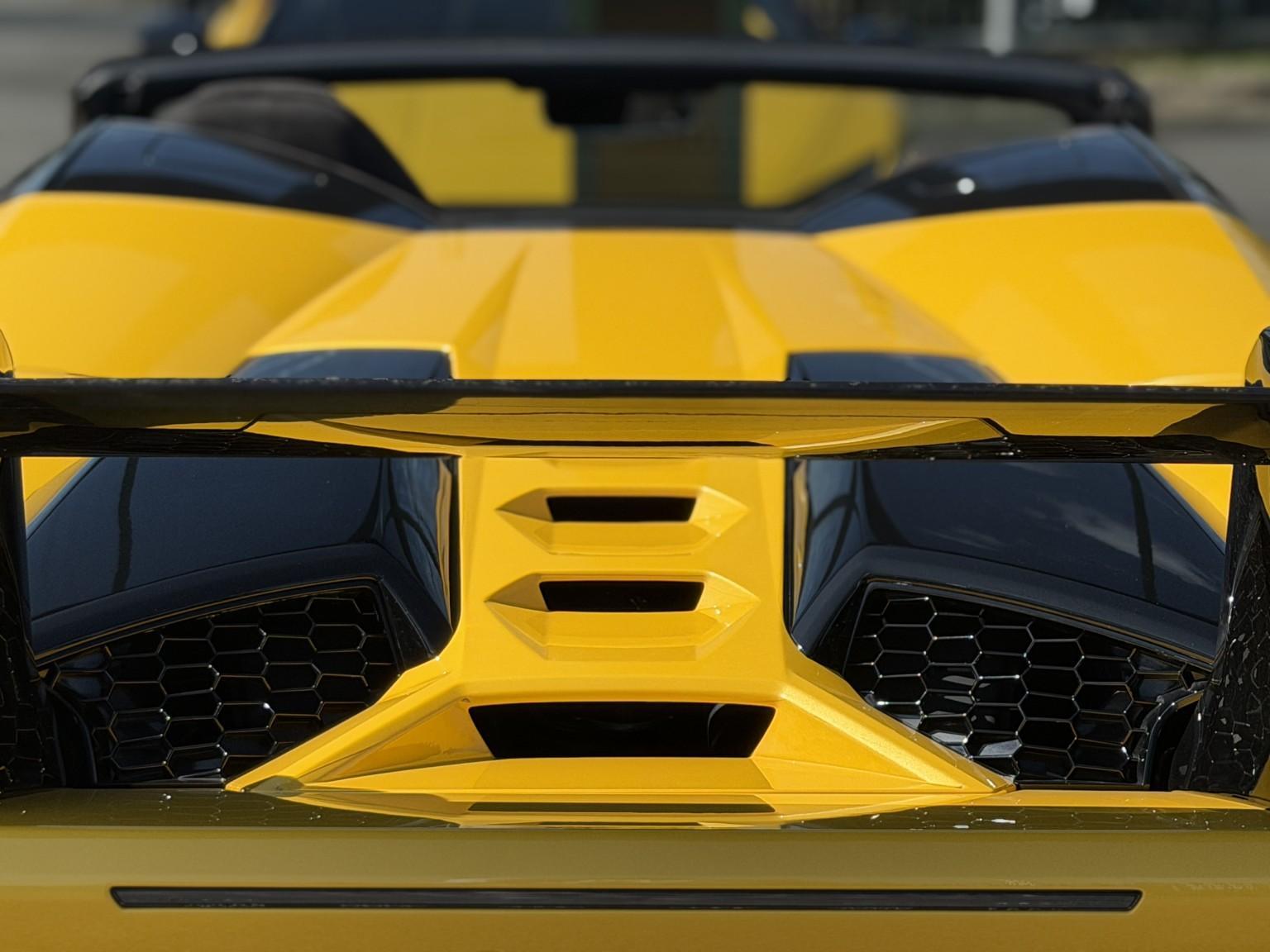 Lamborghini Huracan view 40