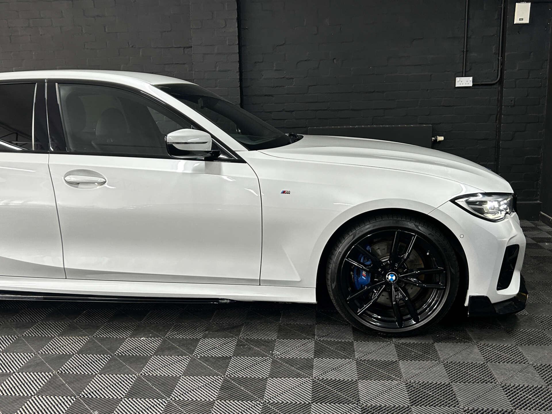 BMW 3 Series view 19