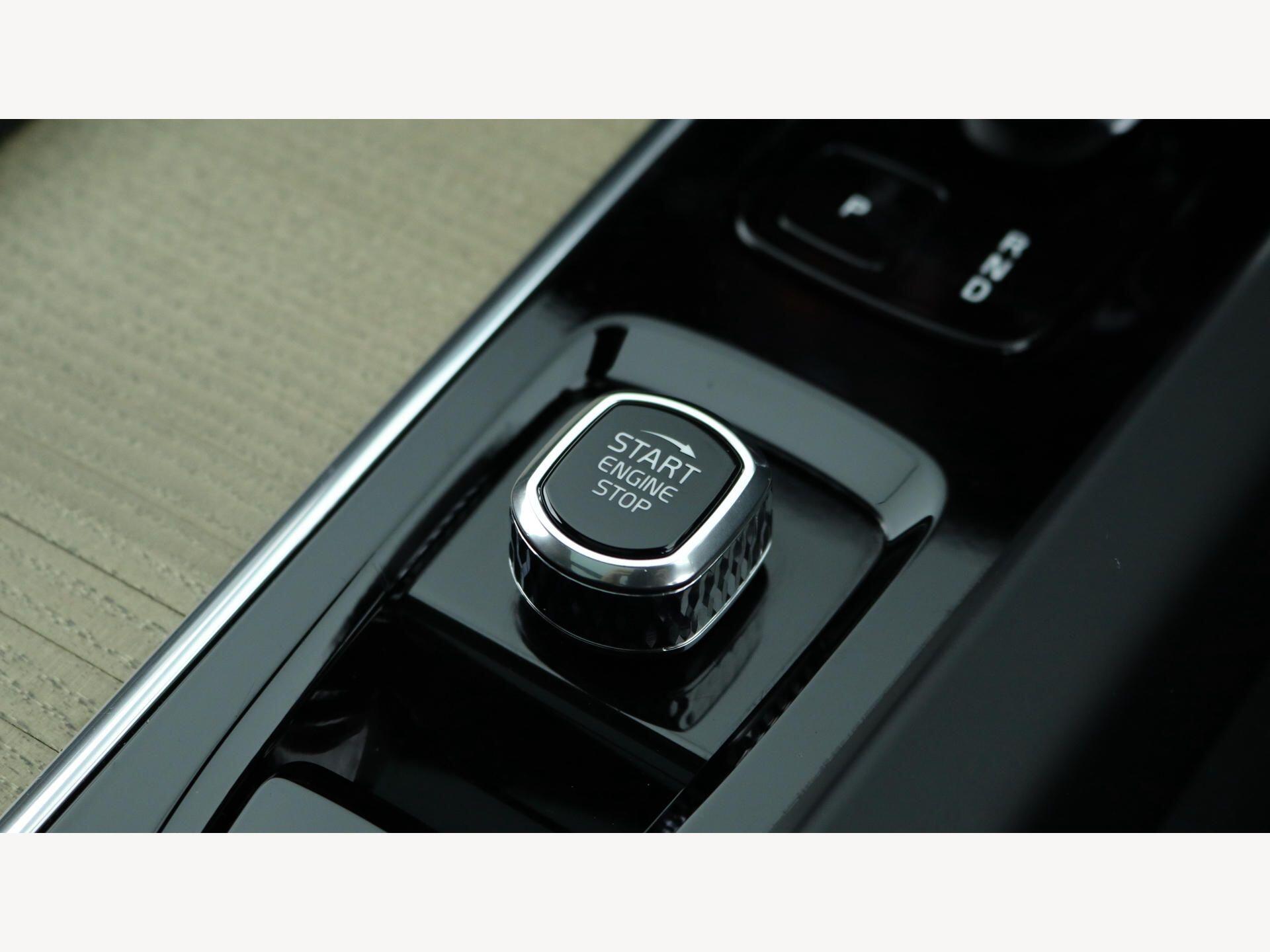 Volvo XC60 view 28