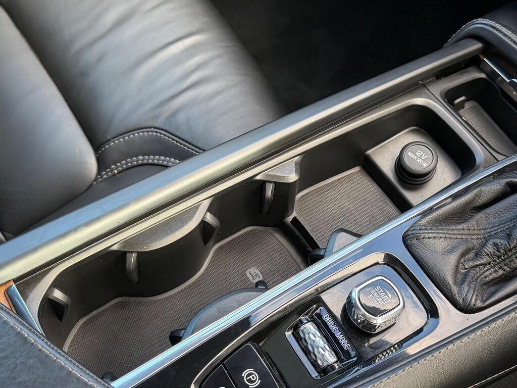 Volvo S90 view 44