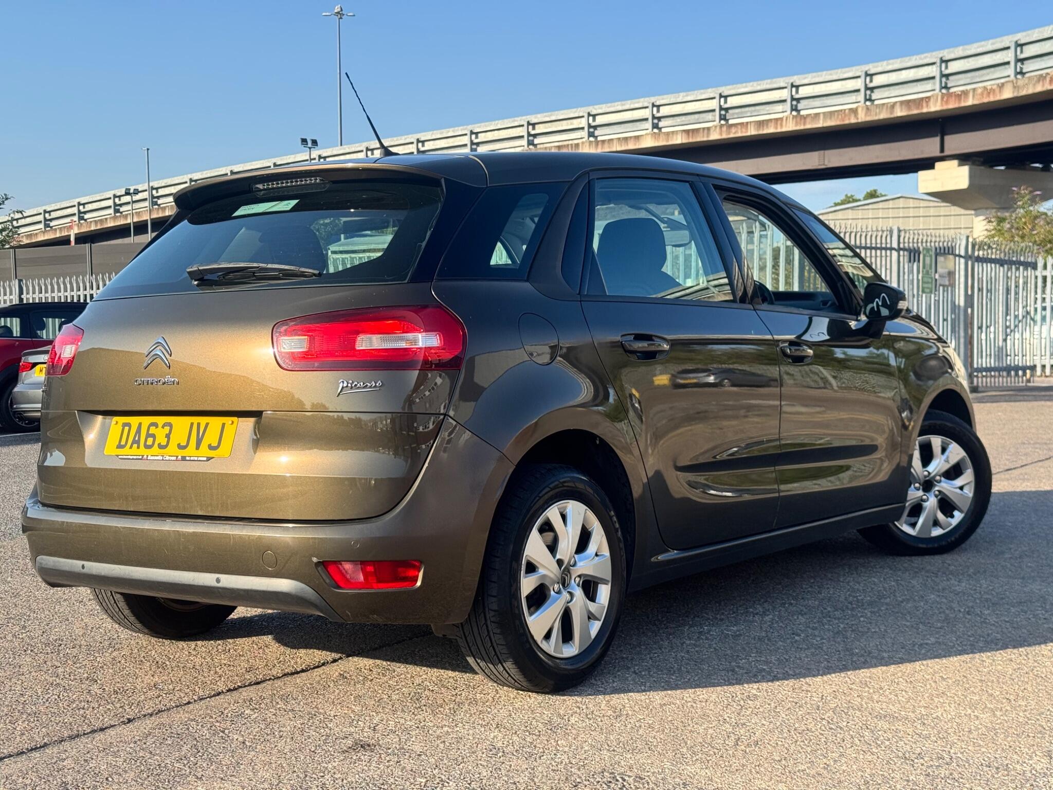Citroen C4 Picasso view 23