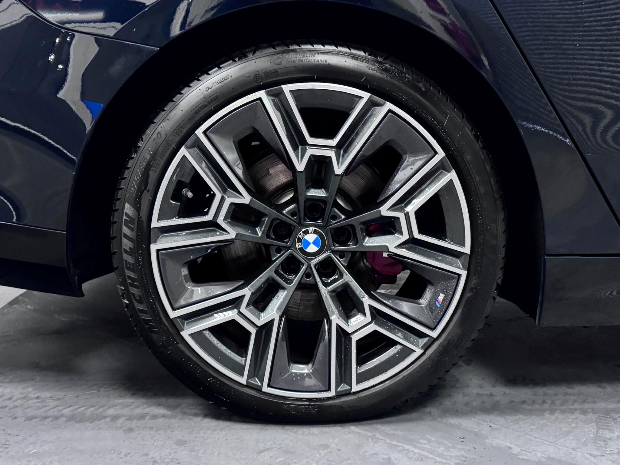 BMW 5 Series view 60