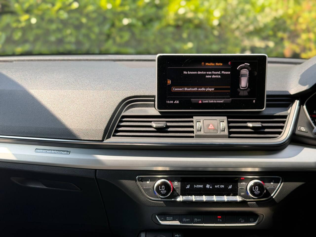 Audi Q5 view 22