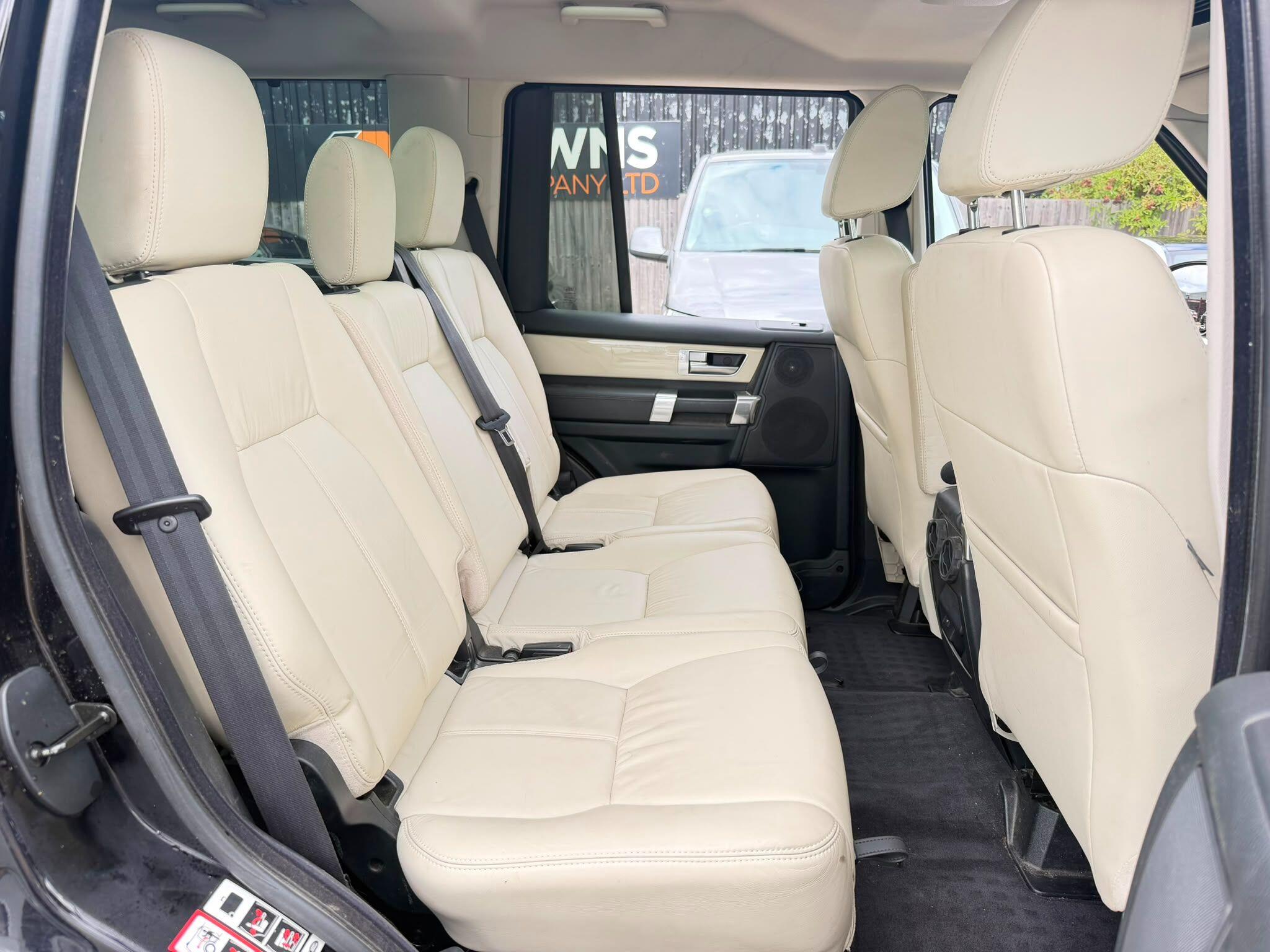 Land Rover Discovery view 12