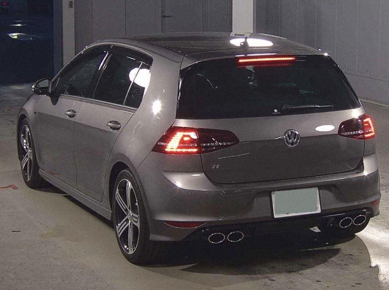 Volkswagen Golf view 3