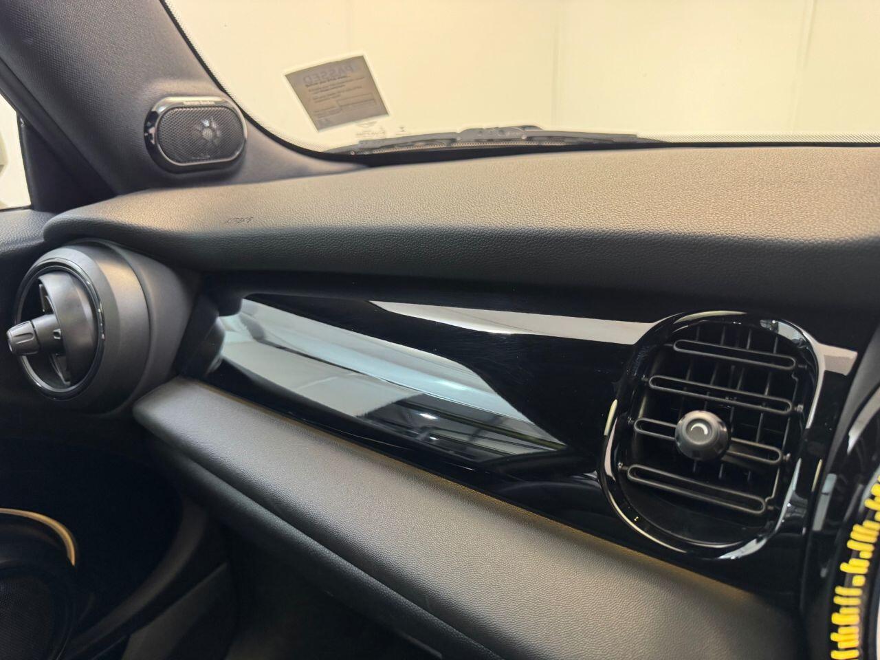 Mini Electric Hatch view 69
