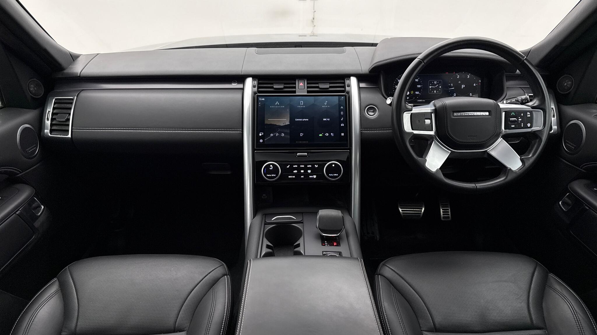 Land Rover Discovery view 9