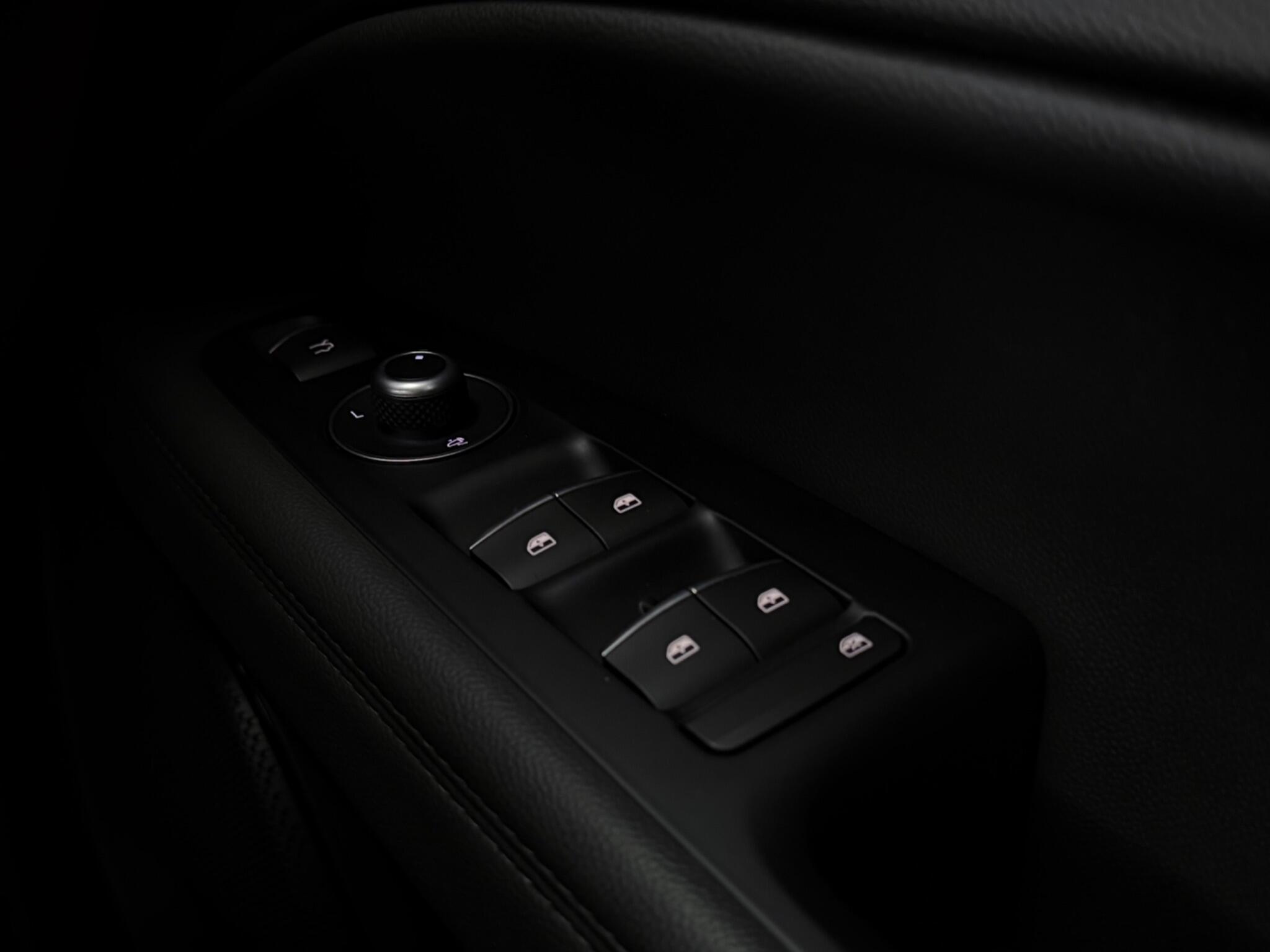 Alfa Romeo Stelvio view 17