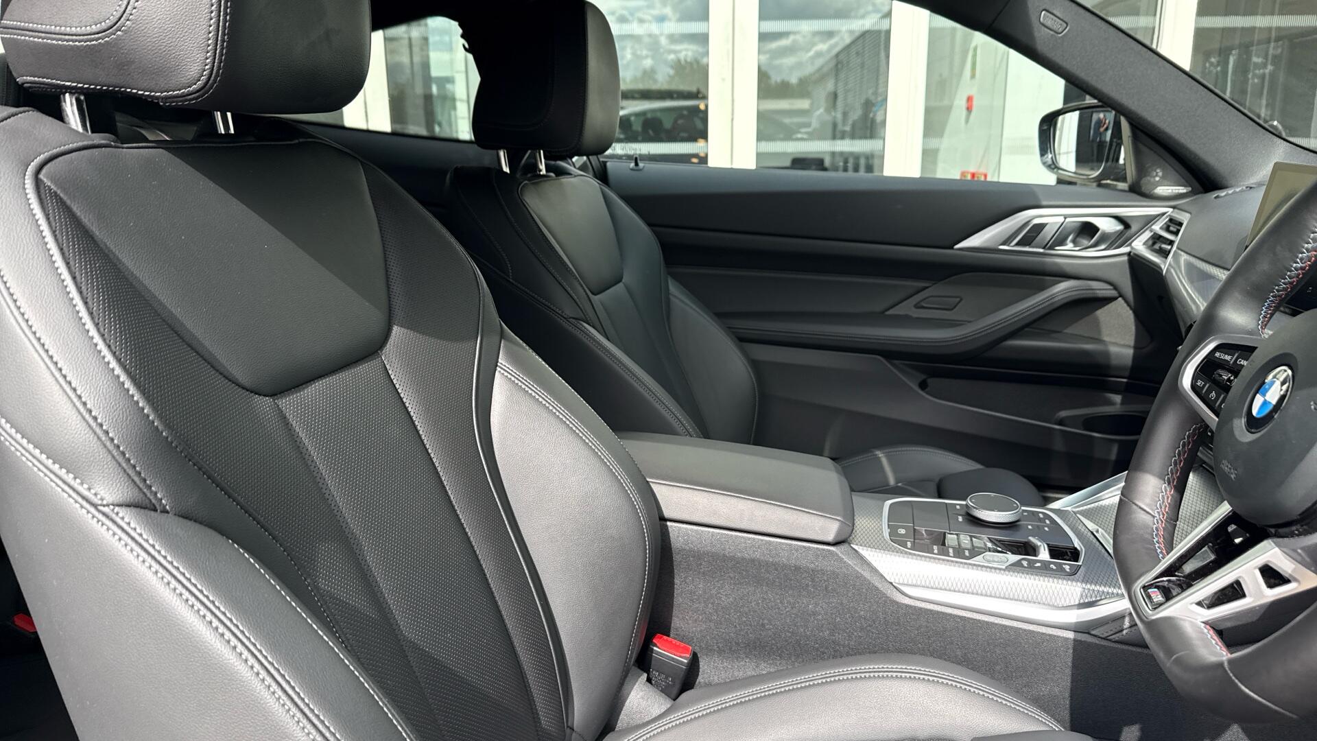 BMW 4 Series view 11