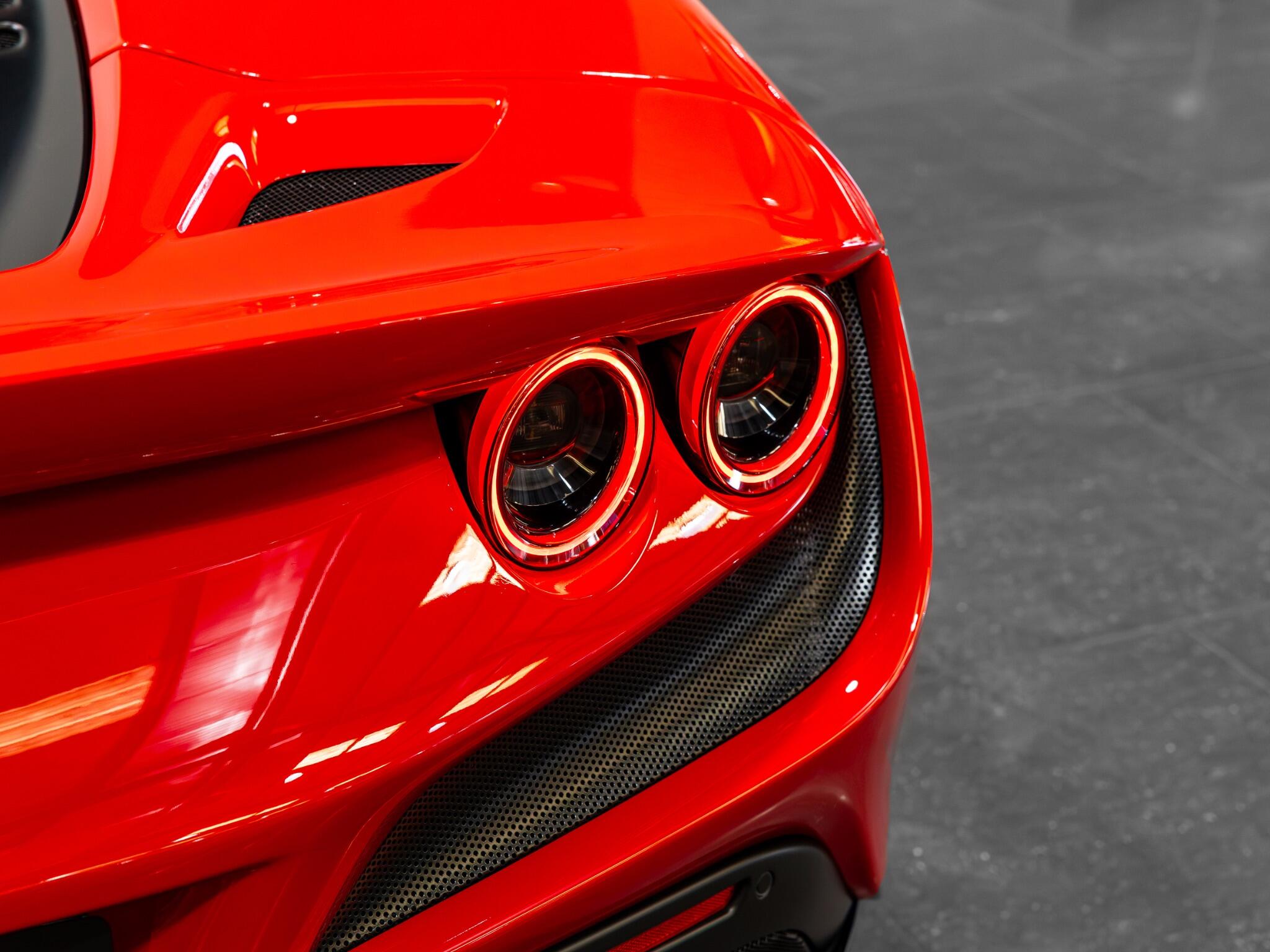 Ferrari F8 Tributo view 15