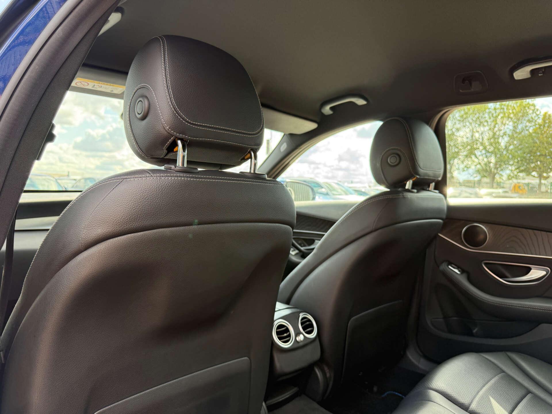Mercedes-Benz C-Class view 74
