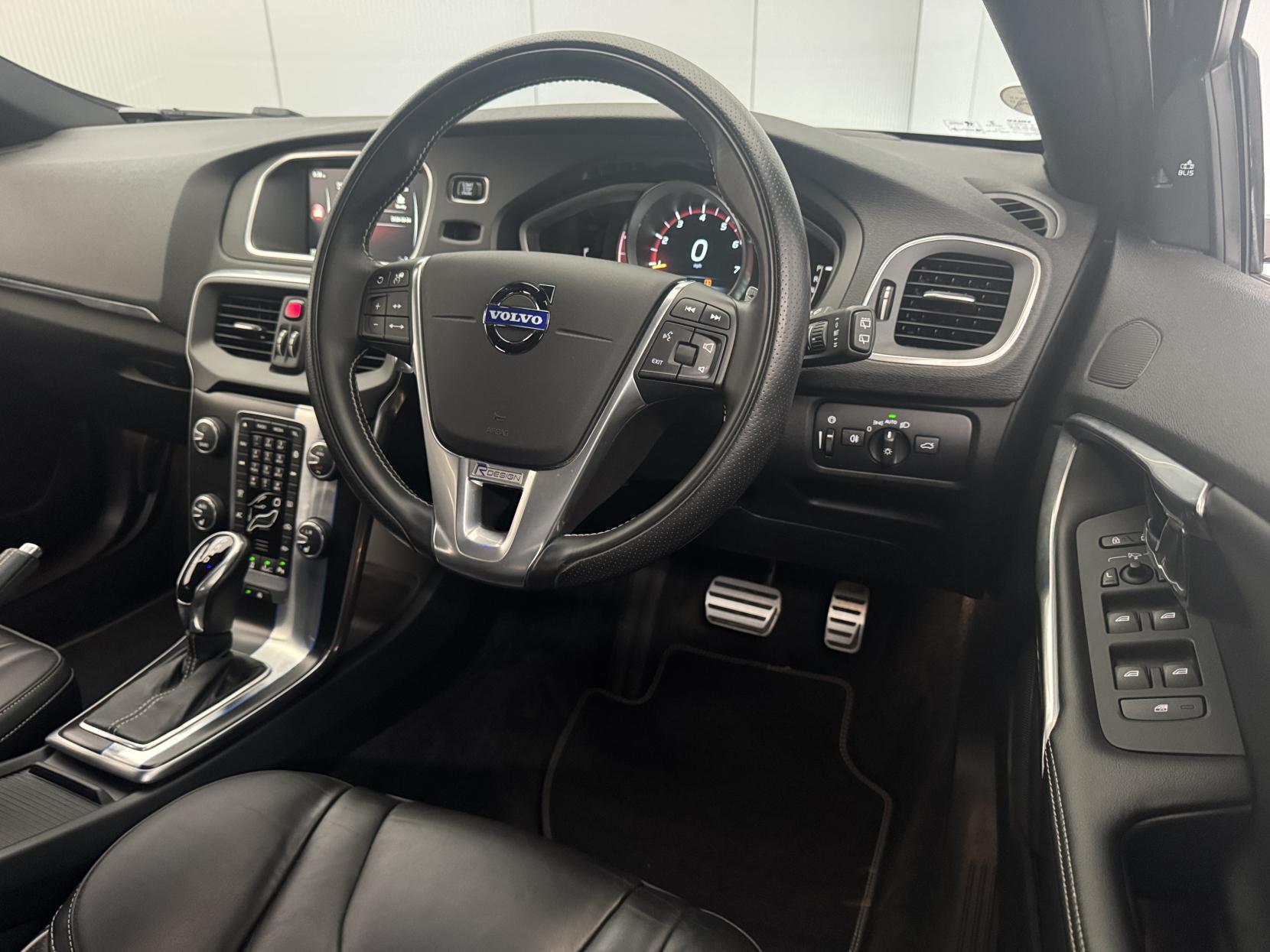 Volvo V40 view 55