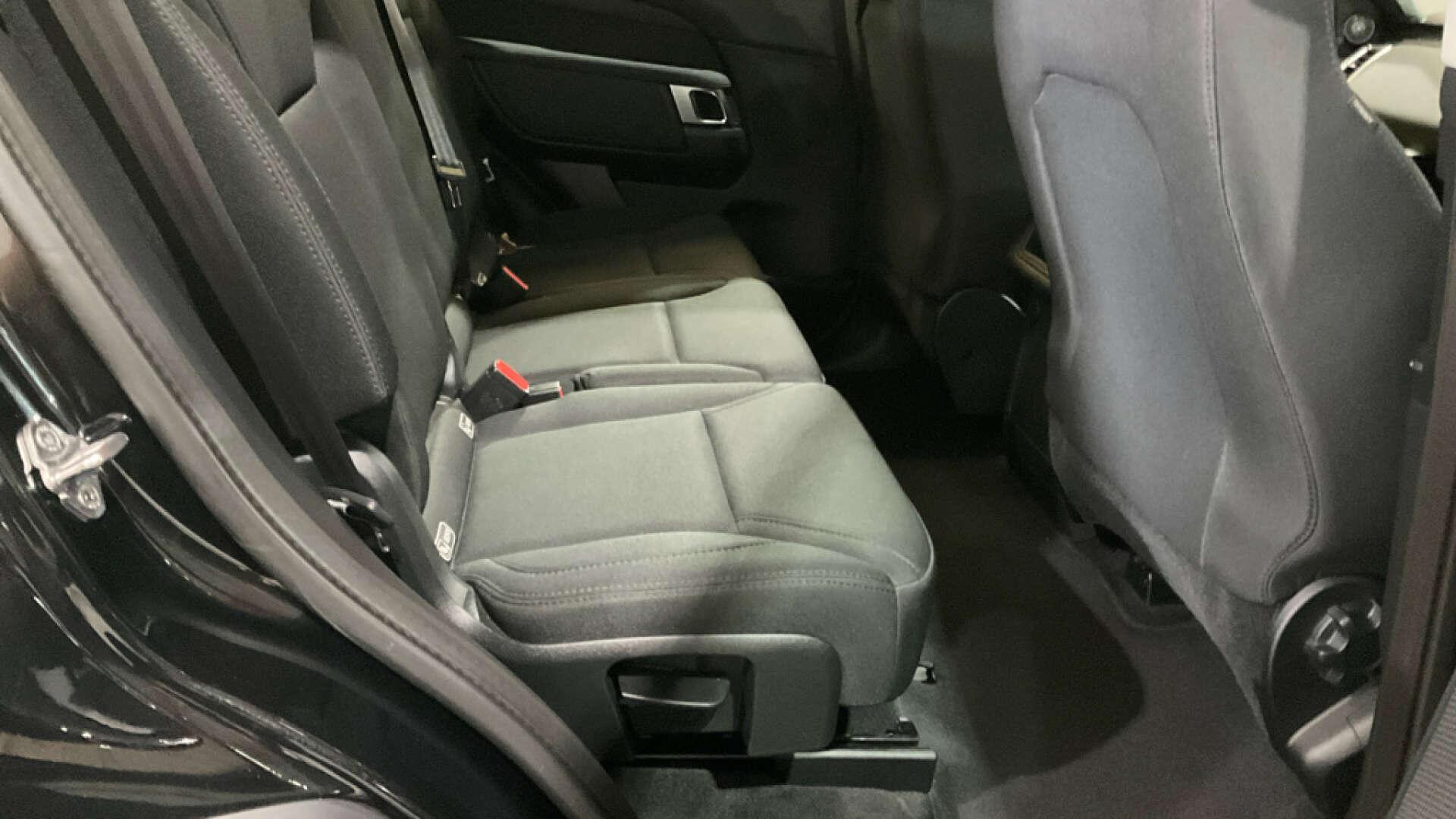 Land Rover Discovery view 8