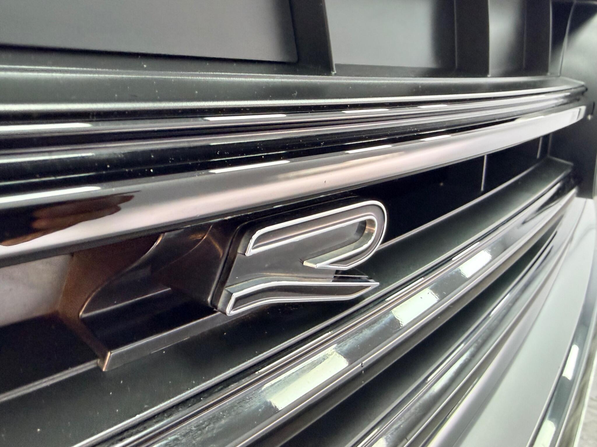 Volkswagen Touareg view 32