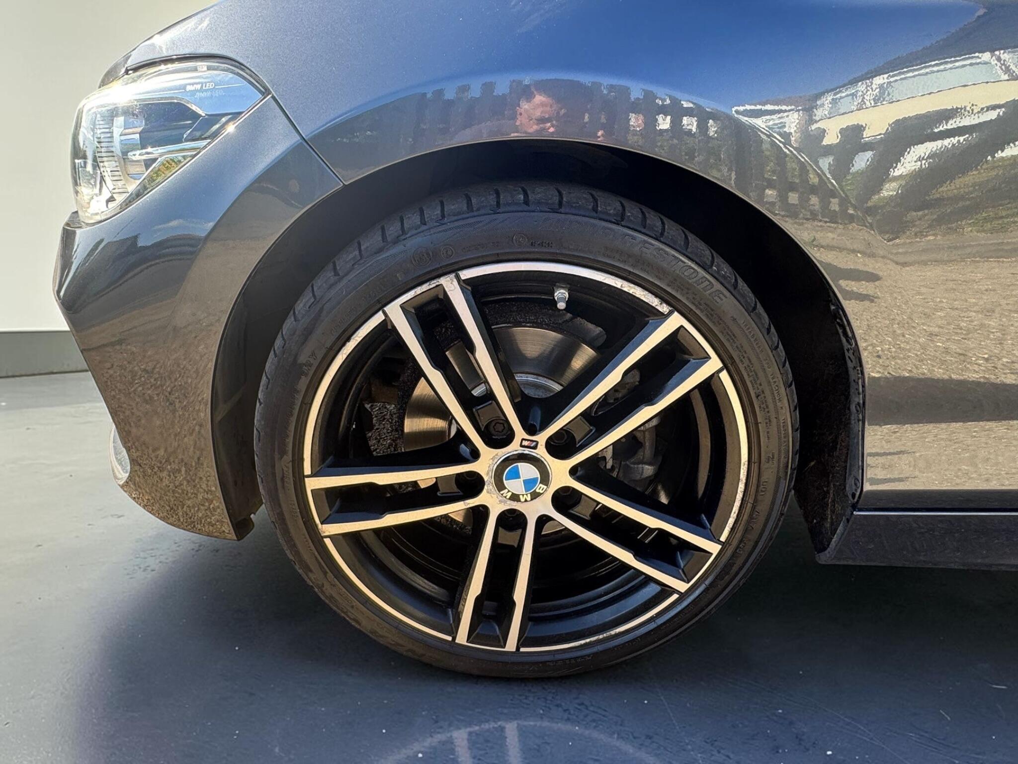 BMW 1 Series view 30