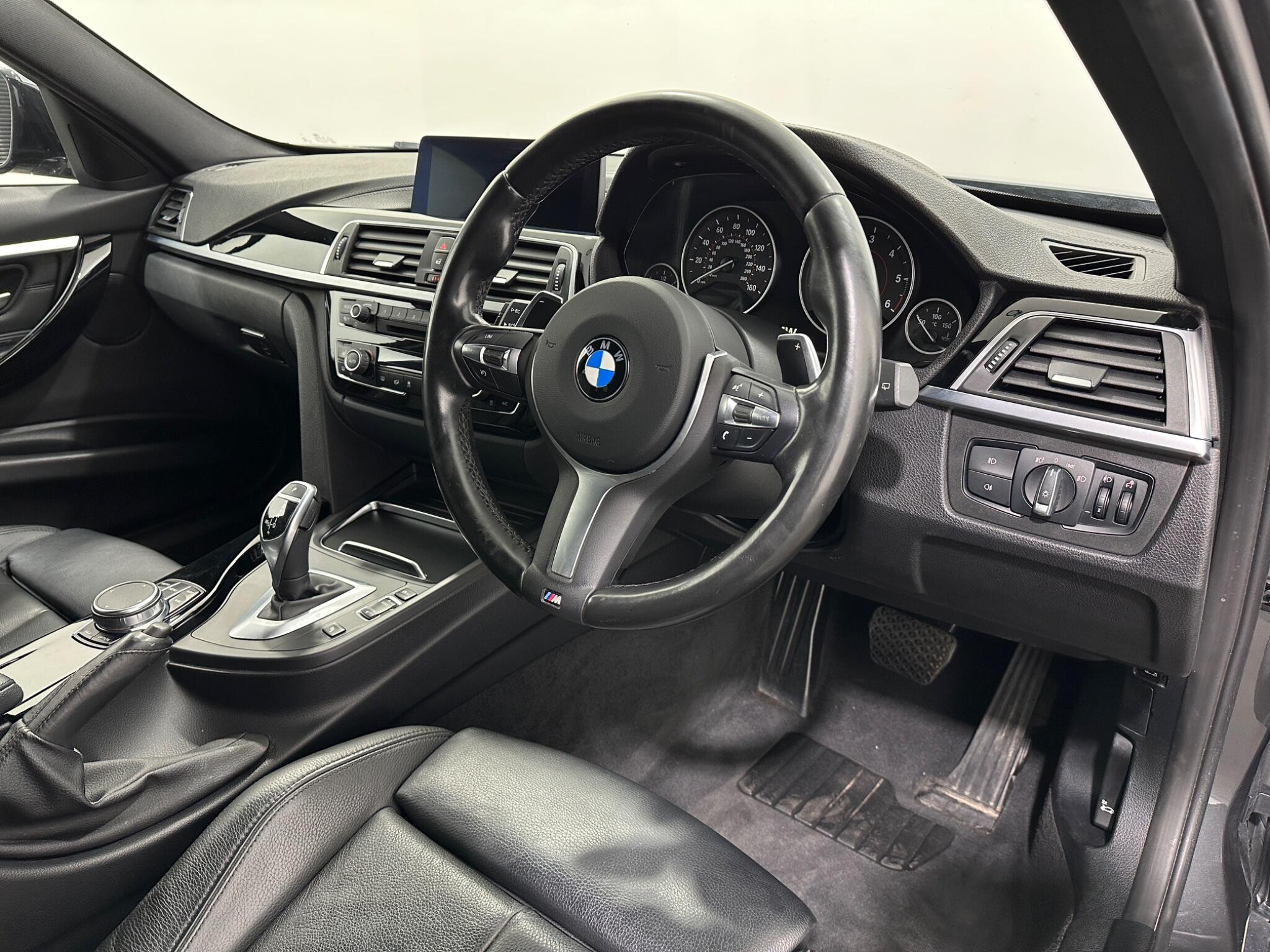 BMW 3 Series view 11