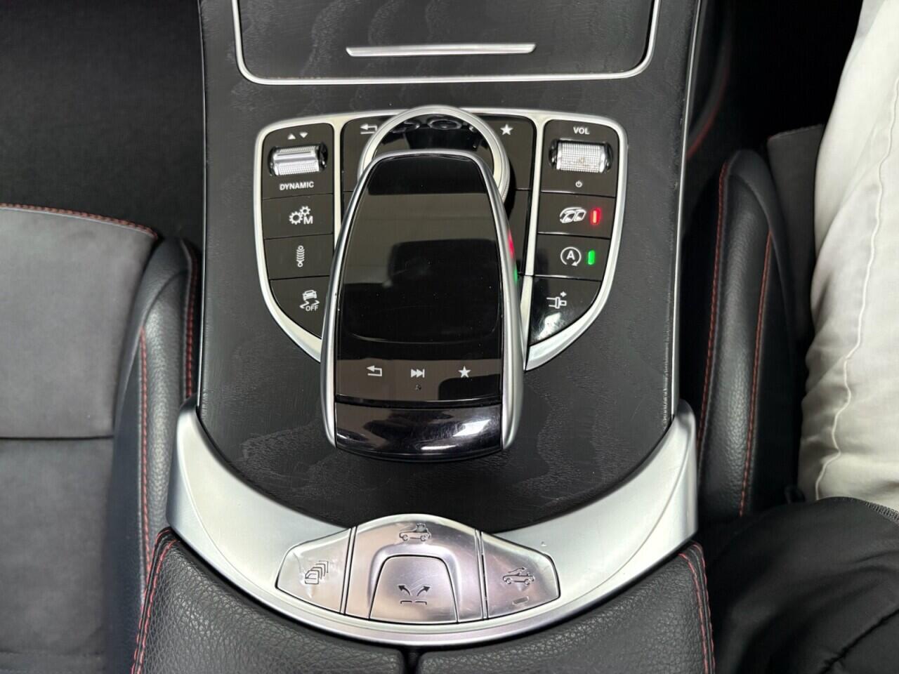 Mercedes-Benz C-Class view 34