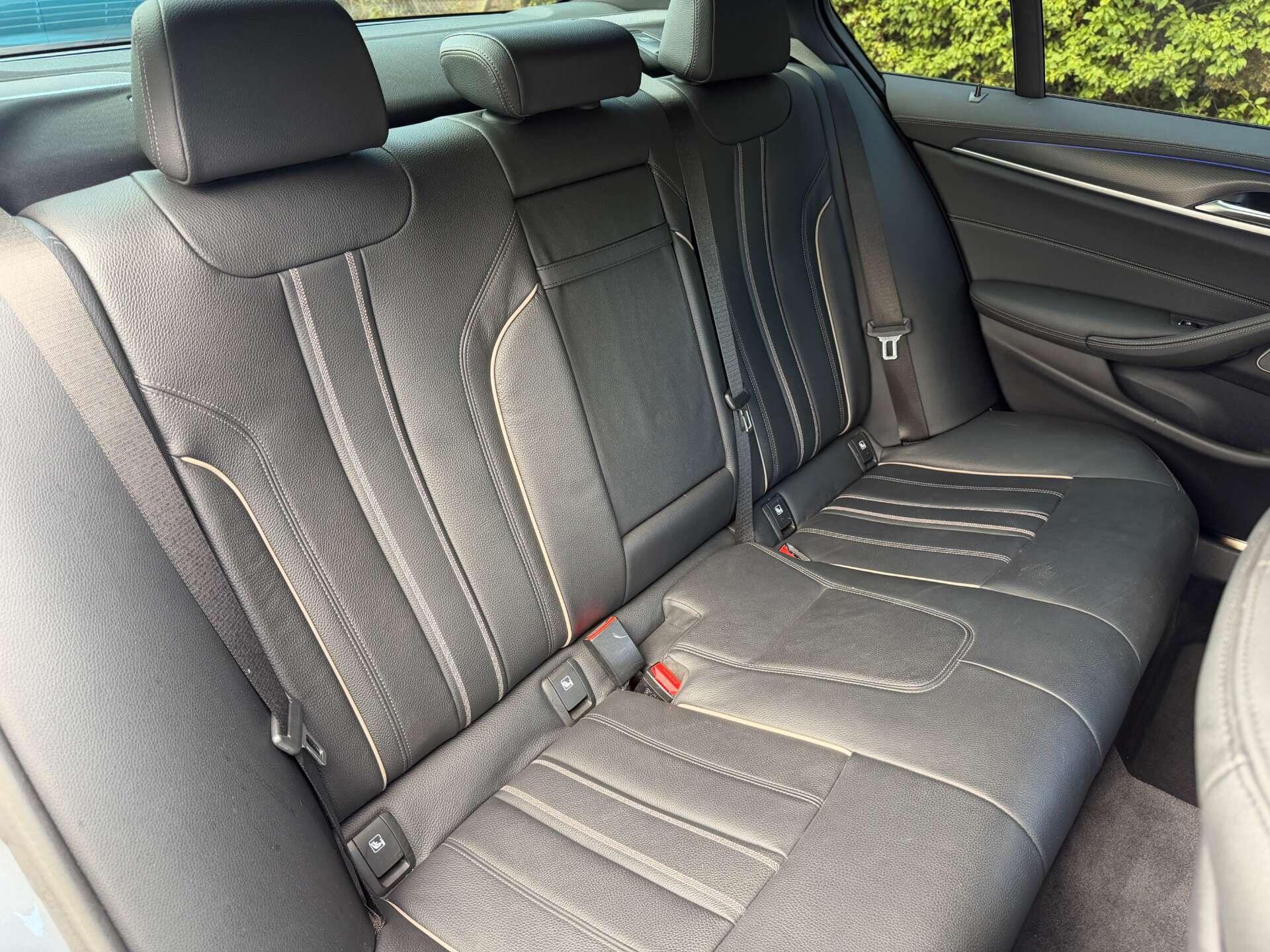 BMW 5 Series view 29