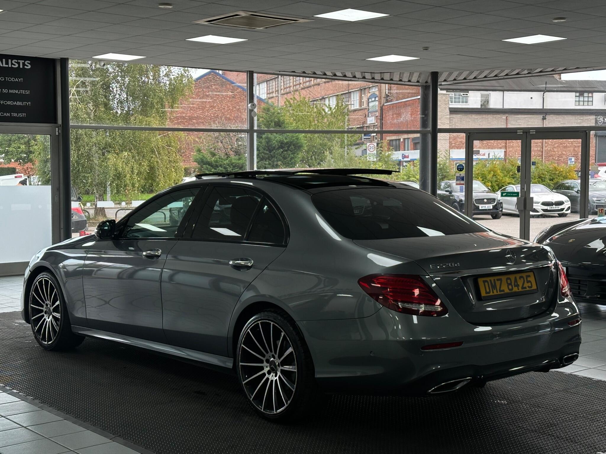 Mercedes-Benz E Class view 9