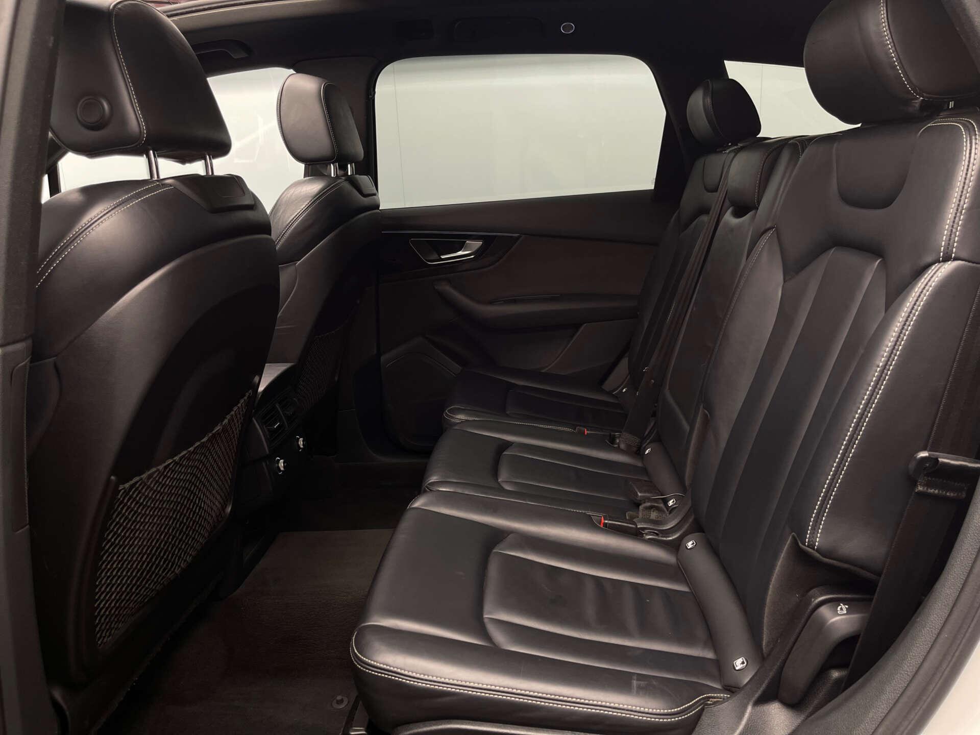 Audi Q7 view 52