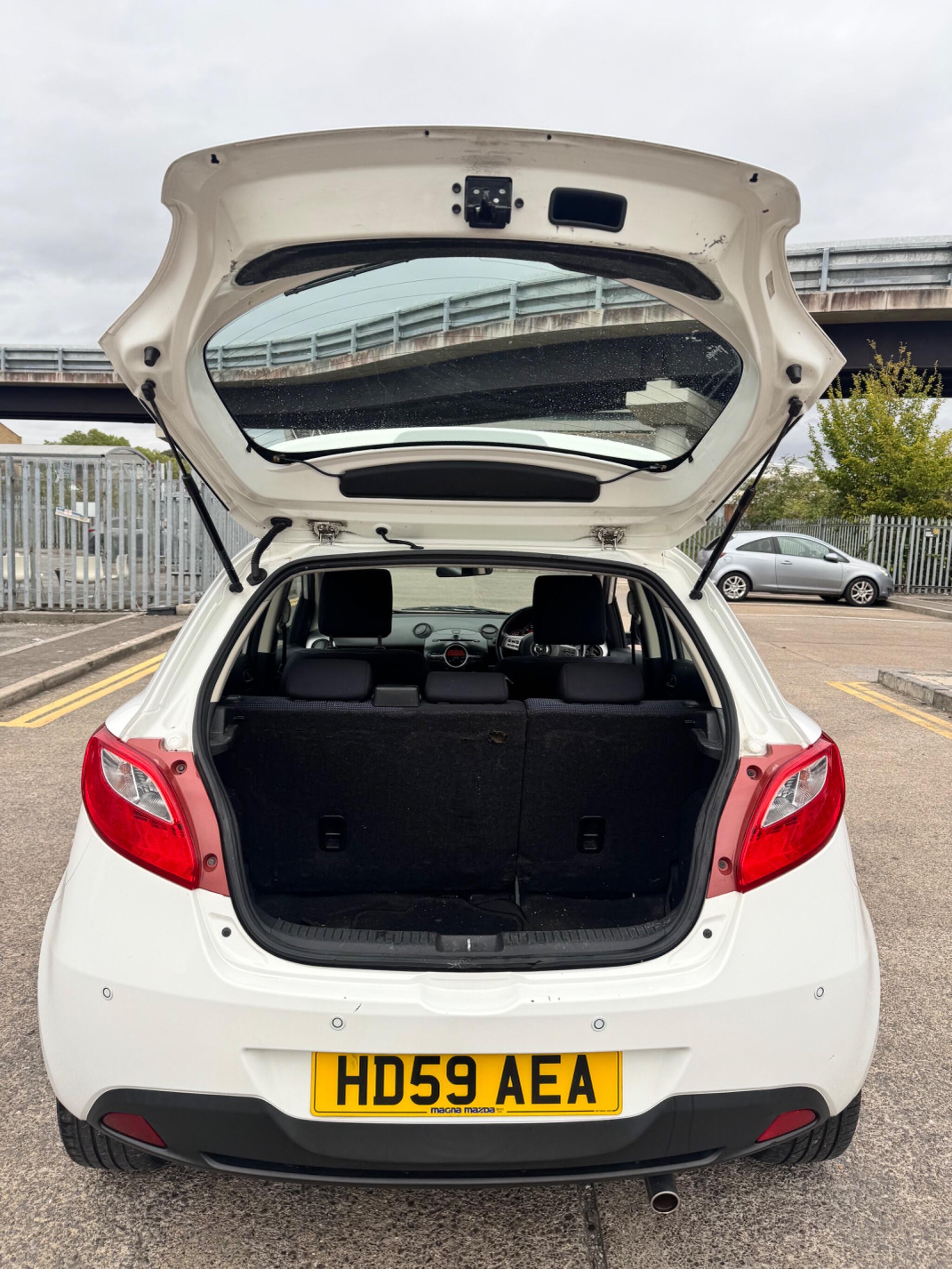 Mazda Mazda2 view 42
