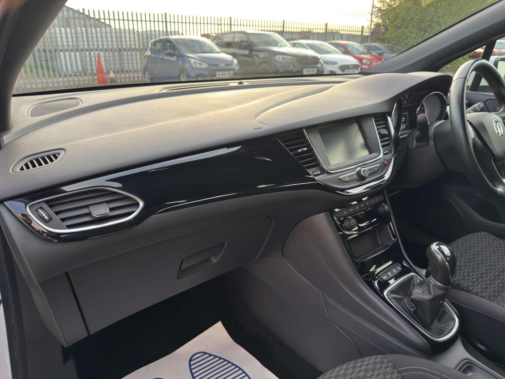 Vauxhall Astra view 37