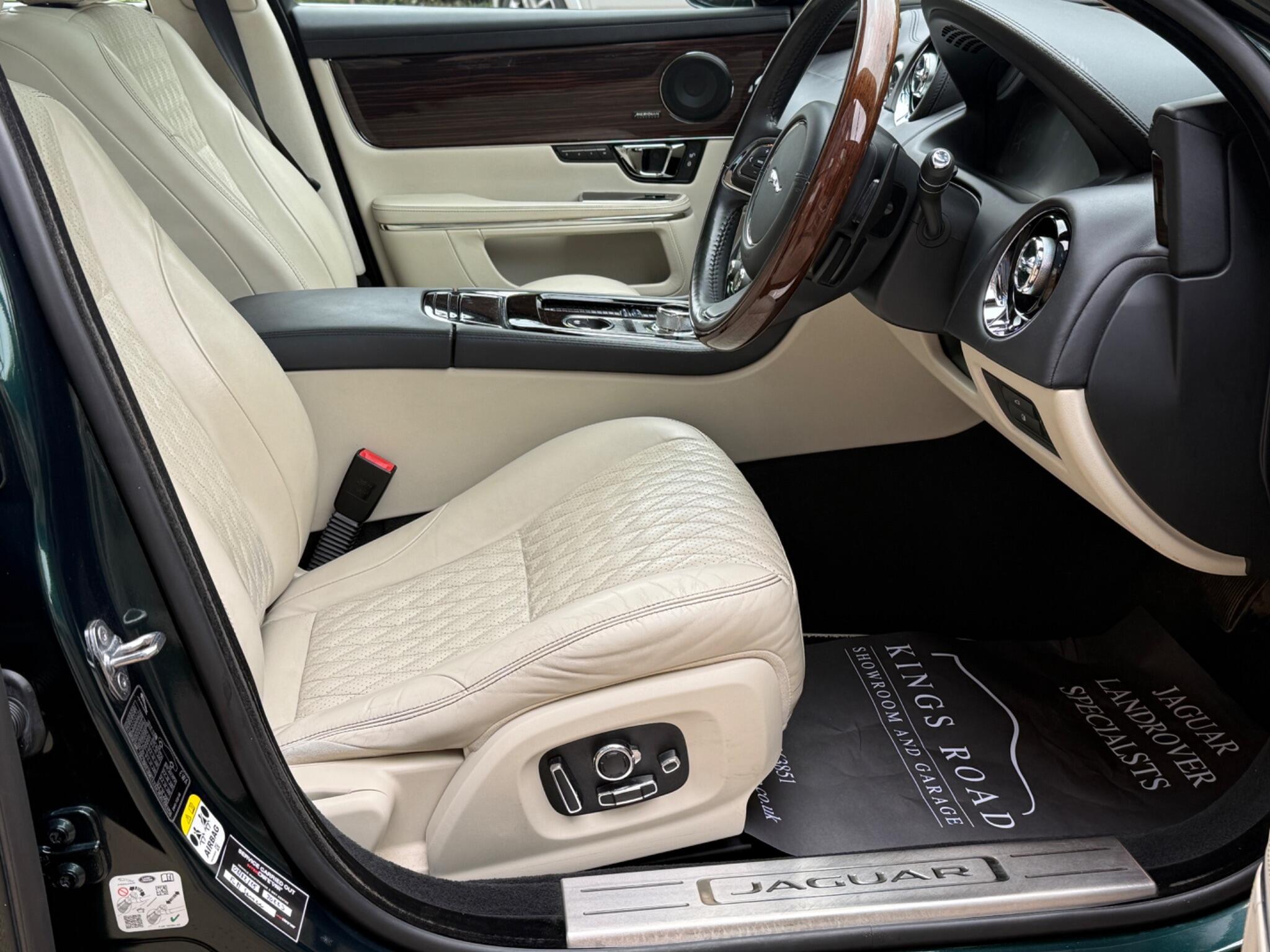 Jaguar XJ view 22