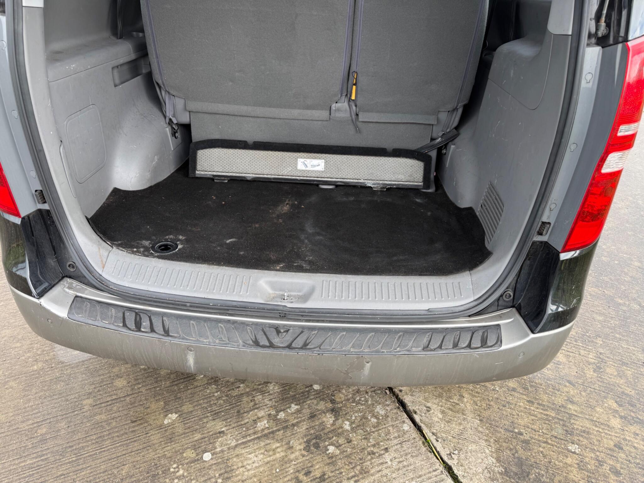 Hyundai i800 2.5 CRDi SE Auto Euro 6 5dr — photo 42 of 100