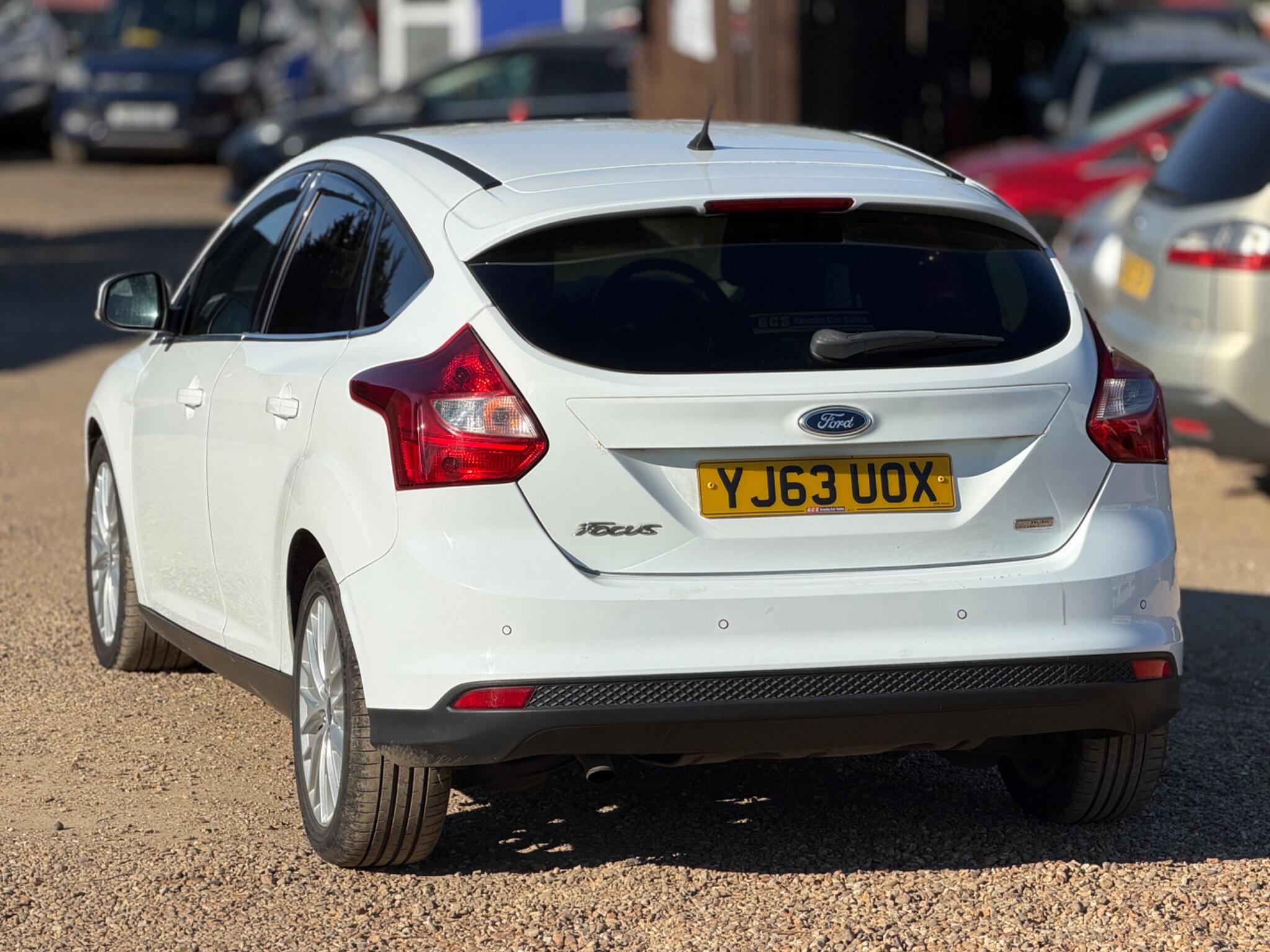 2013 Ford Focus 1.6 TDCi Zetec Euro 5 (s/s) 5dr image 9
