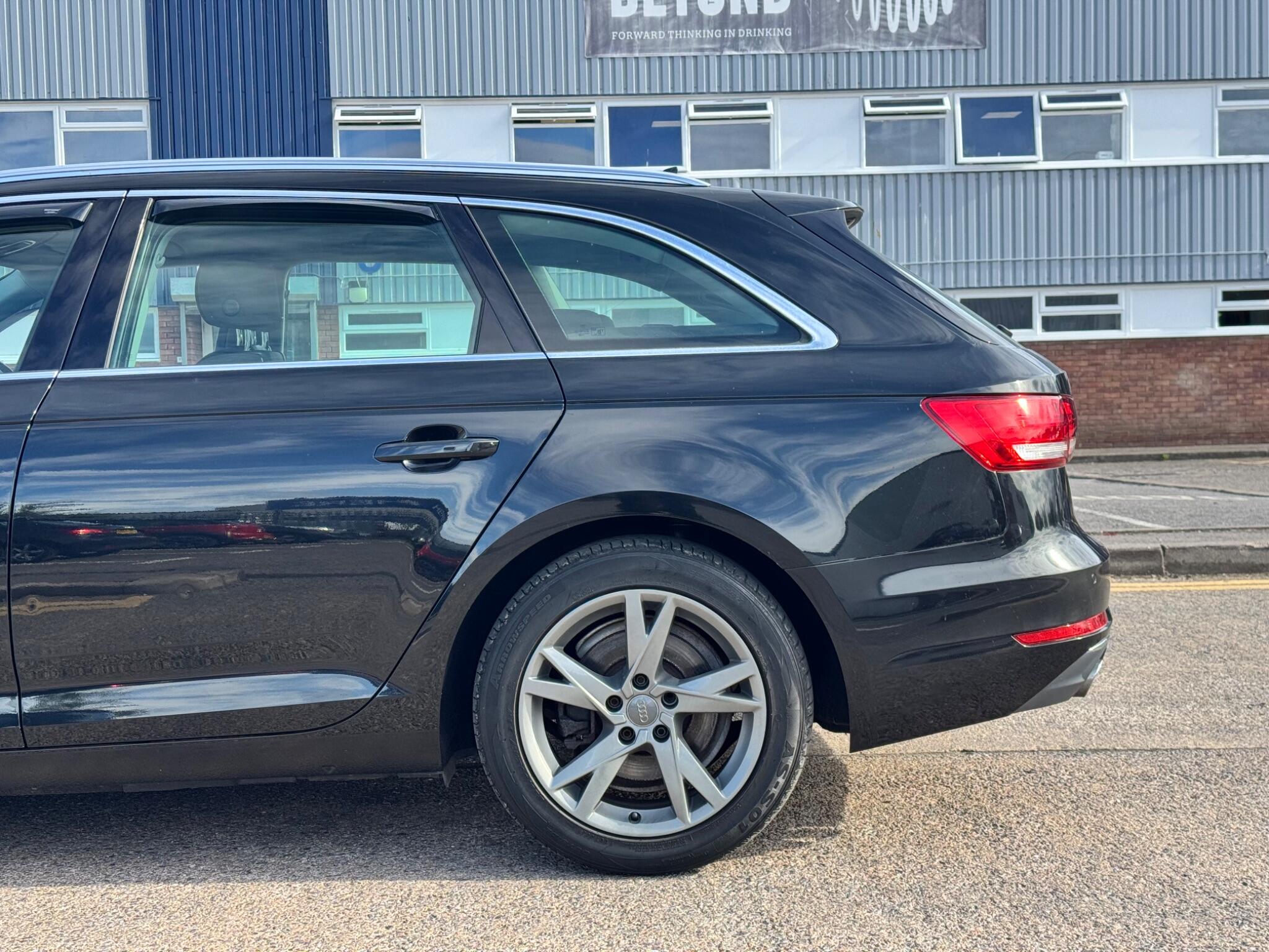 Audi A4 view 48