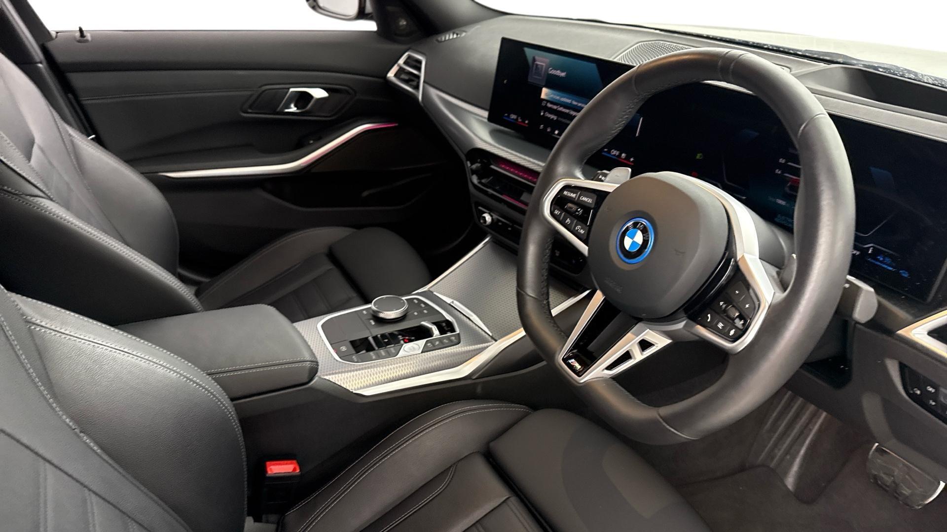 BMW 3 Series view 6