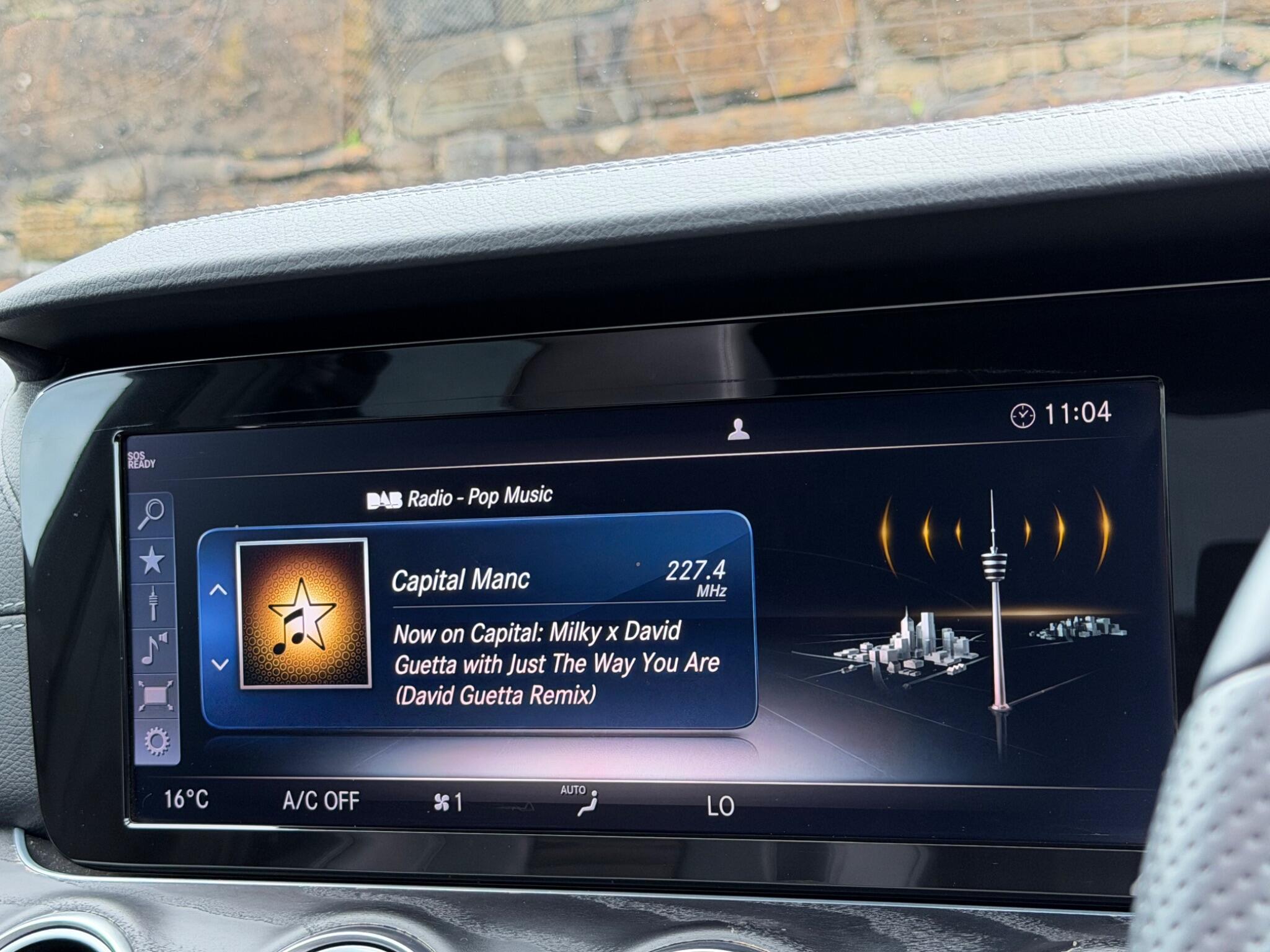Mercedes-Benz E-Class view 32