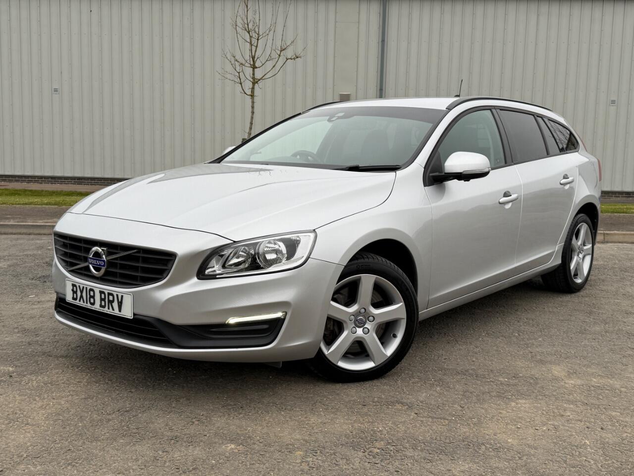 Volvo V60 view 4