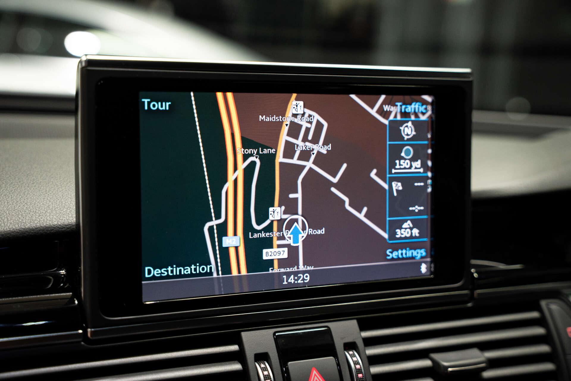 Audi RS6 Avant view 24