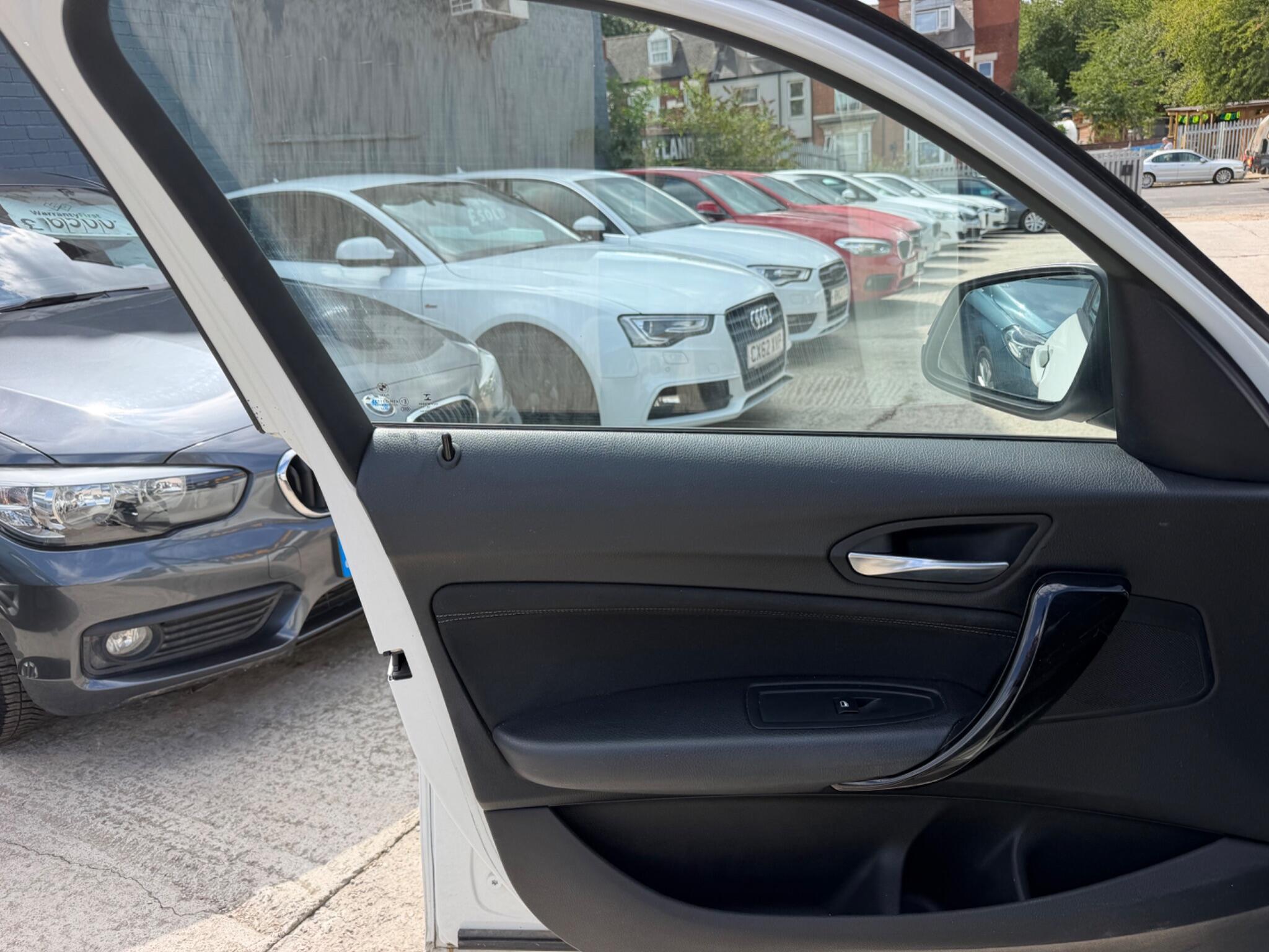 BMW 1 Series view 14