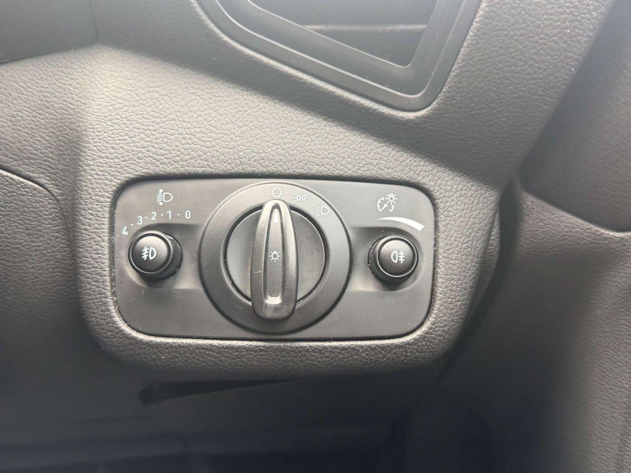 Ford Kuga view 16