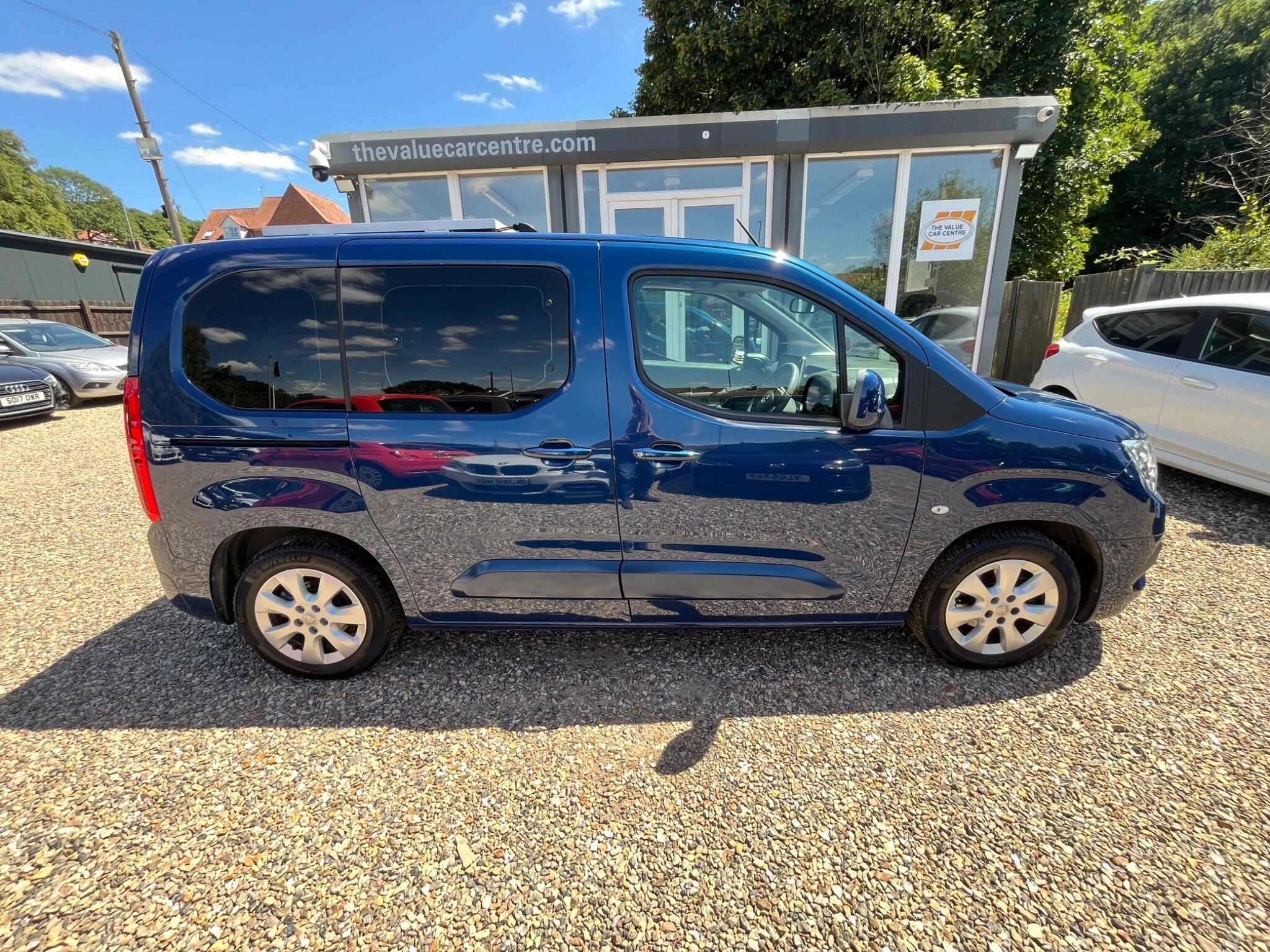 Vauxhall Combo Life view 3