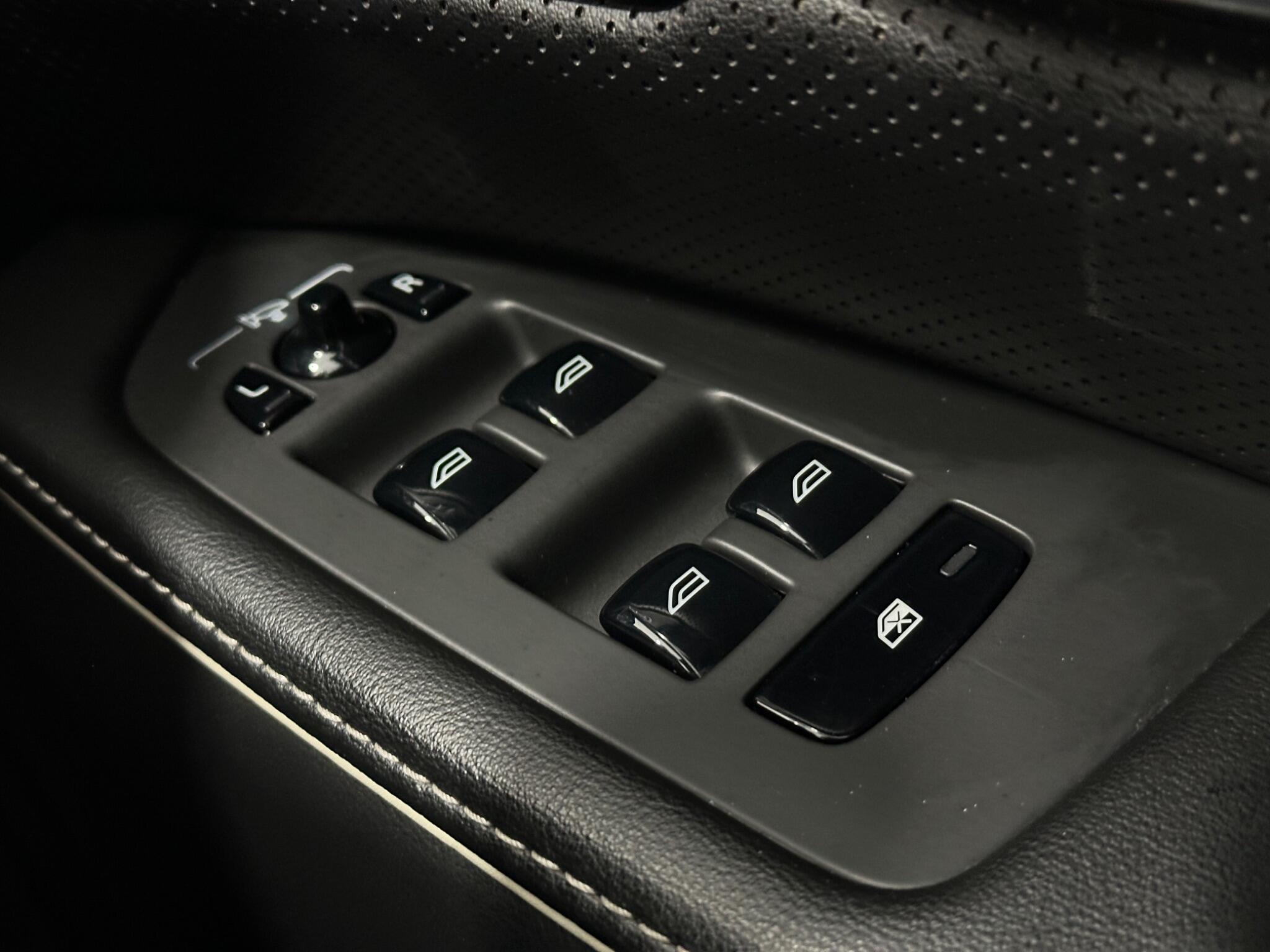 Volvo S90 view 19