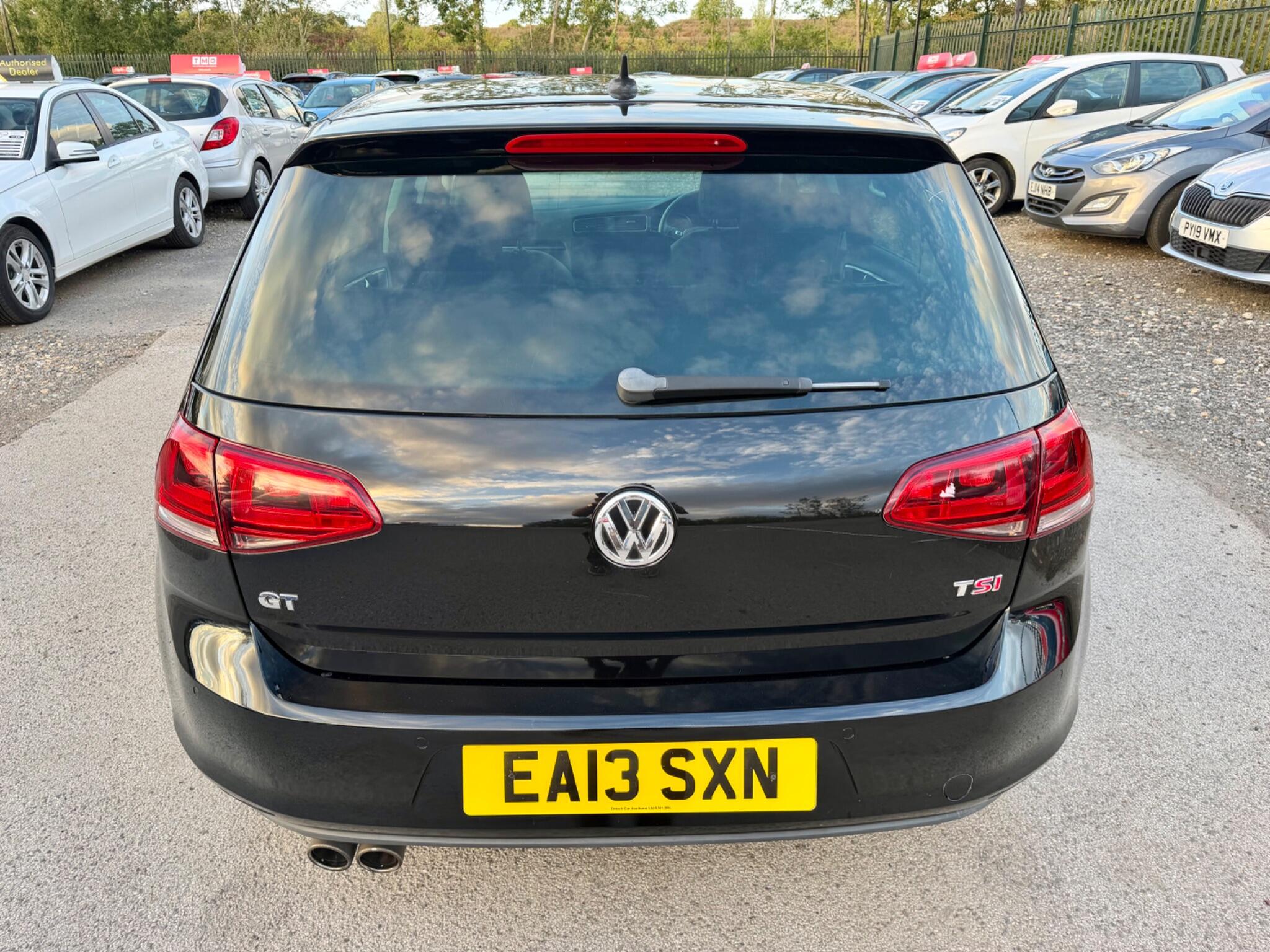 Volkswagen Golf view 17
